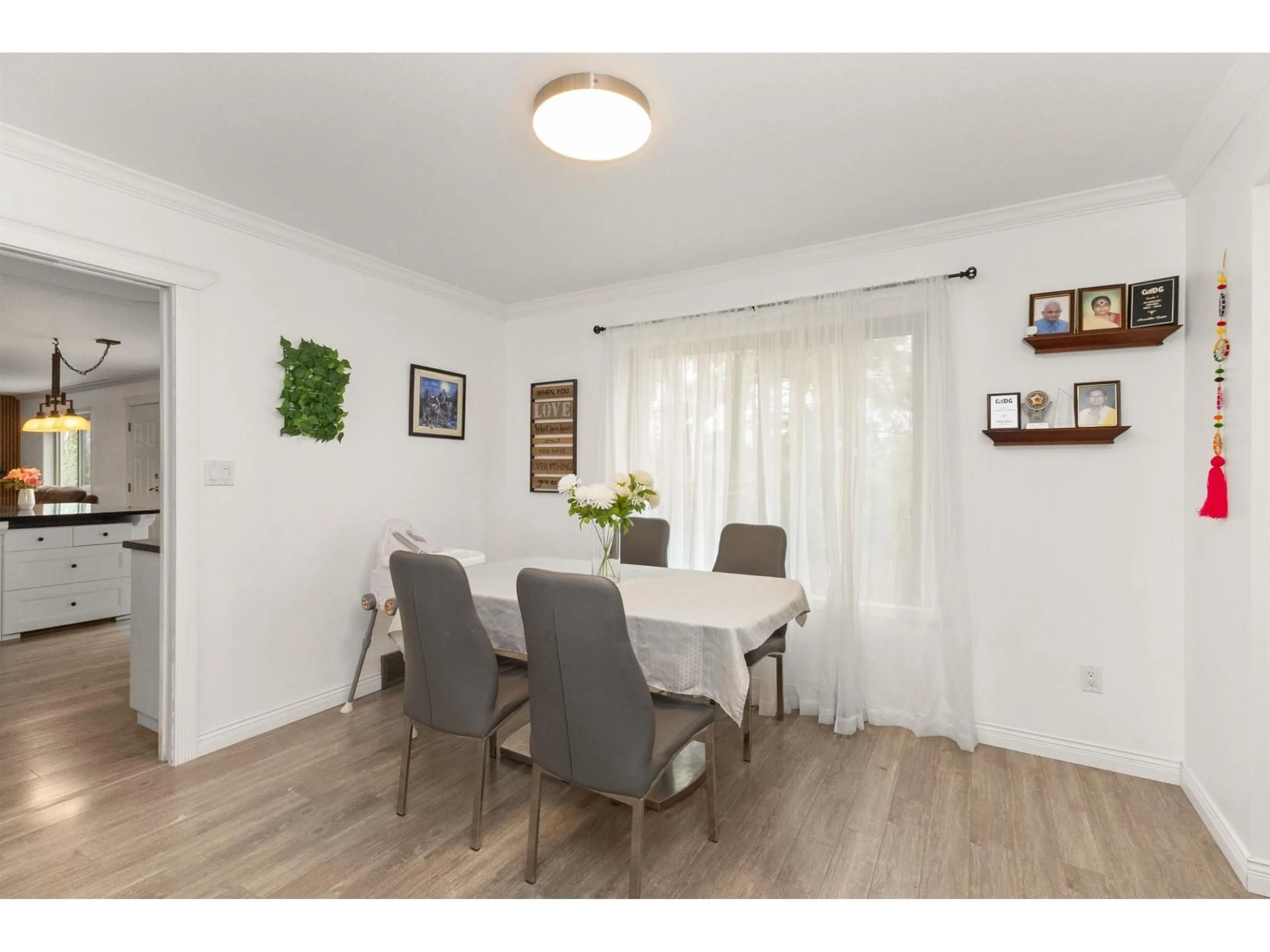 Dining room, wood/laminate floor for 32507 QUALICUM PLACE PLACE, Abbotsford British Columbia V2T5A6