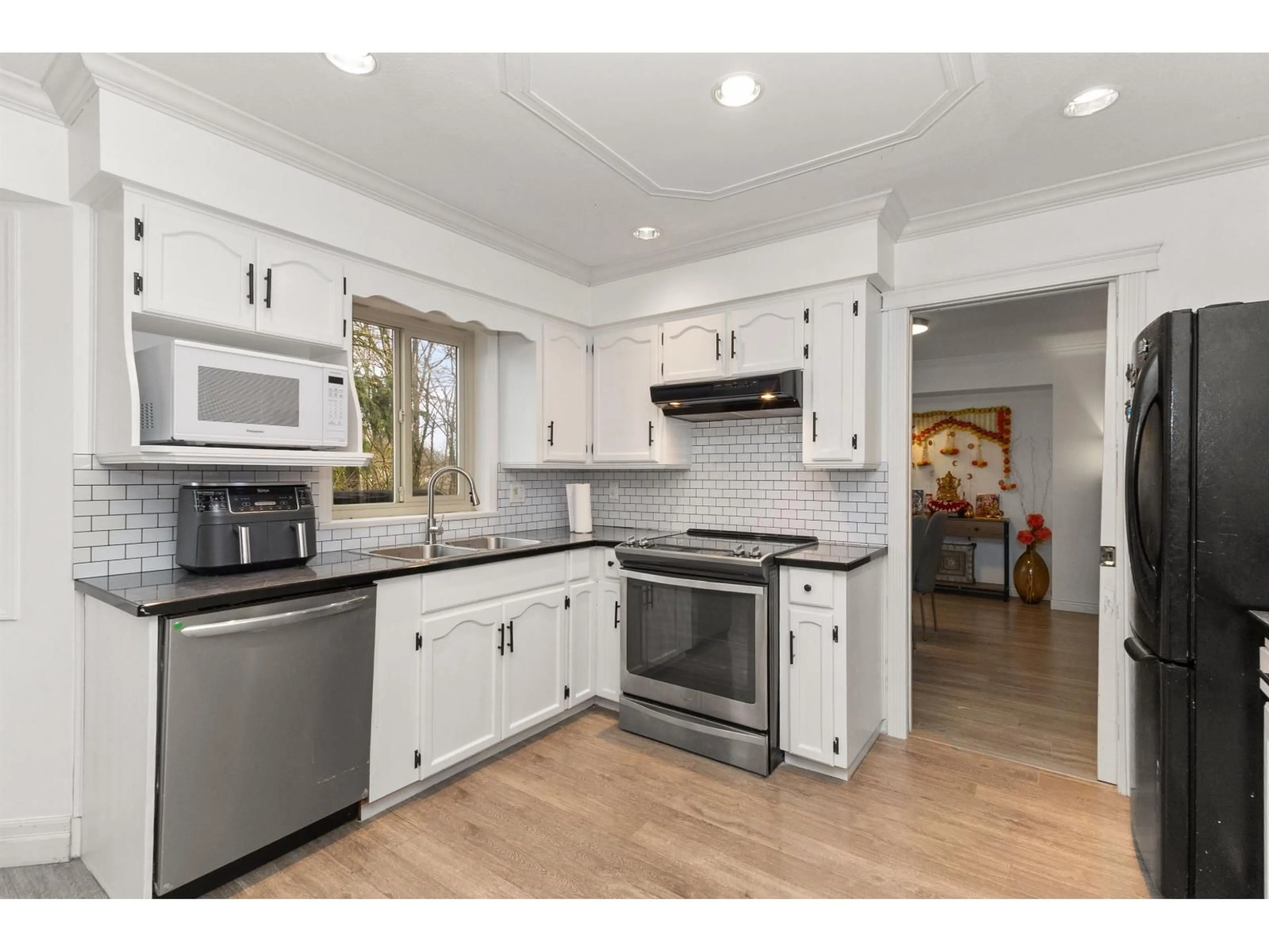 Open concept kitchen, unknown for 32507 QUALICUM PLACE PLACE, Abbotsford British Columbia V2T5A6