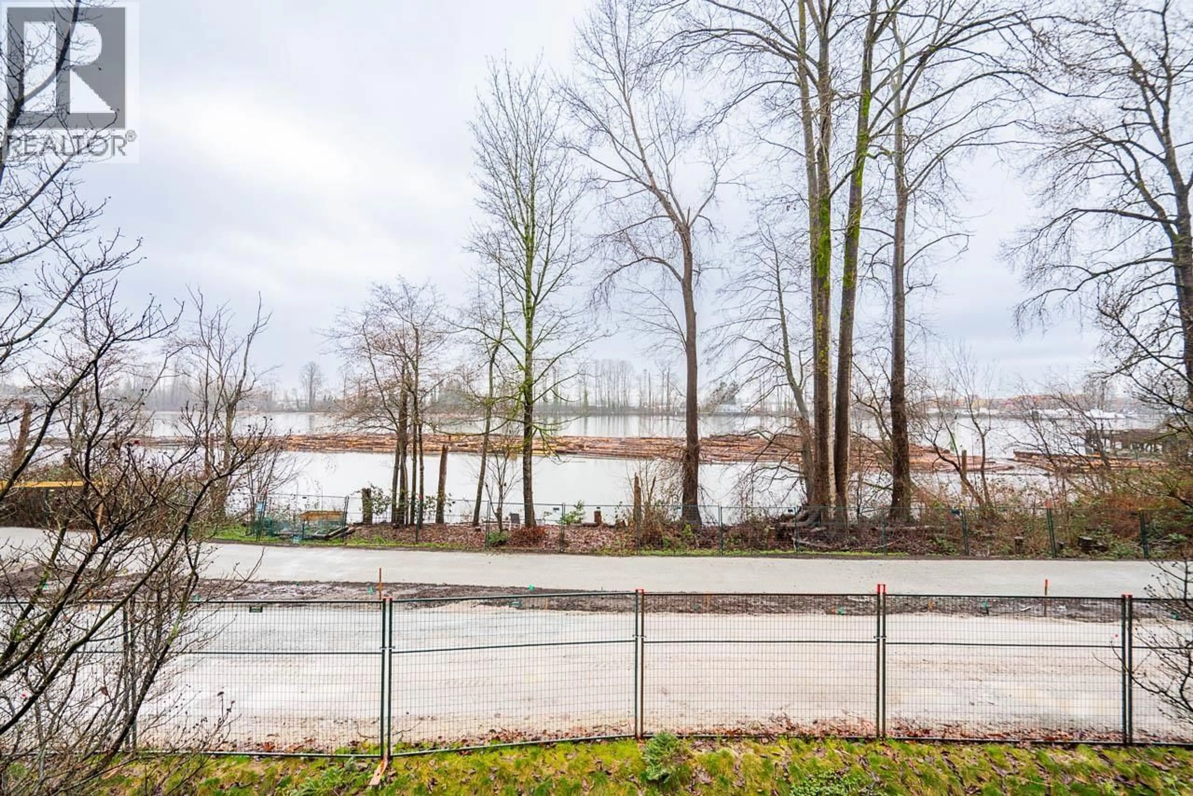 Patio, water/lake/river/ocean view for 207 - 3162 RIVERWALK AVENUE, Vancouver British Columbia V5S0B7