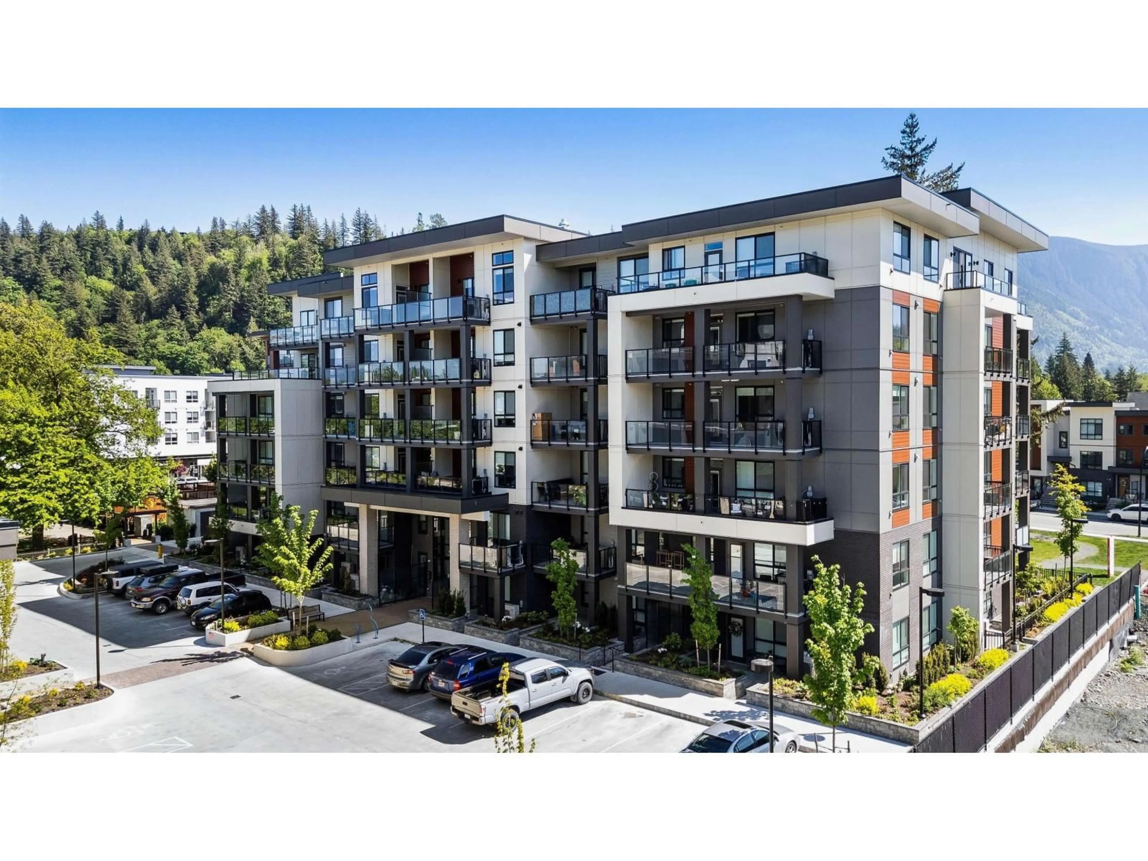 A pic from outside/outdoor area/front of a property/back of a property/a pic from drone, unknown for 210 - 45505 CAMPUS DRIVE, Chilliwack British Columbia V2R6L2