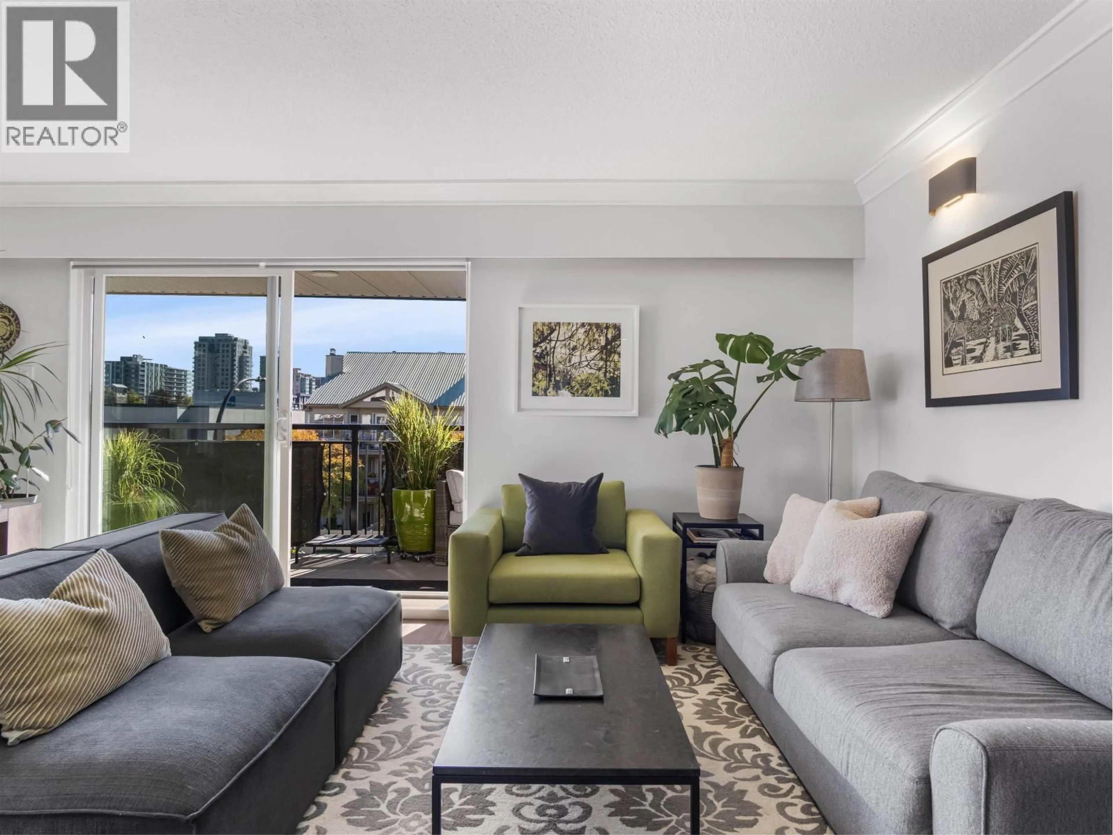 Living room with furniture, unknown for 306 - 134 20TH STREET, North Vancouver British Columbia V7M1Y4