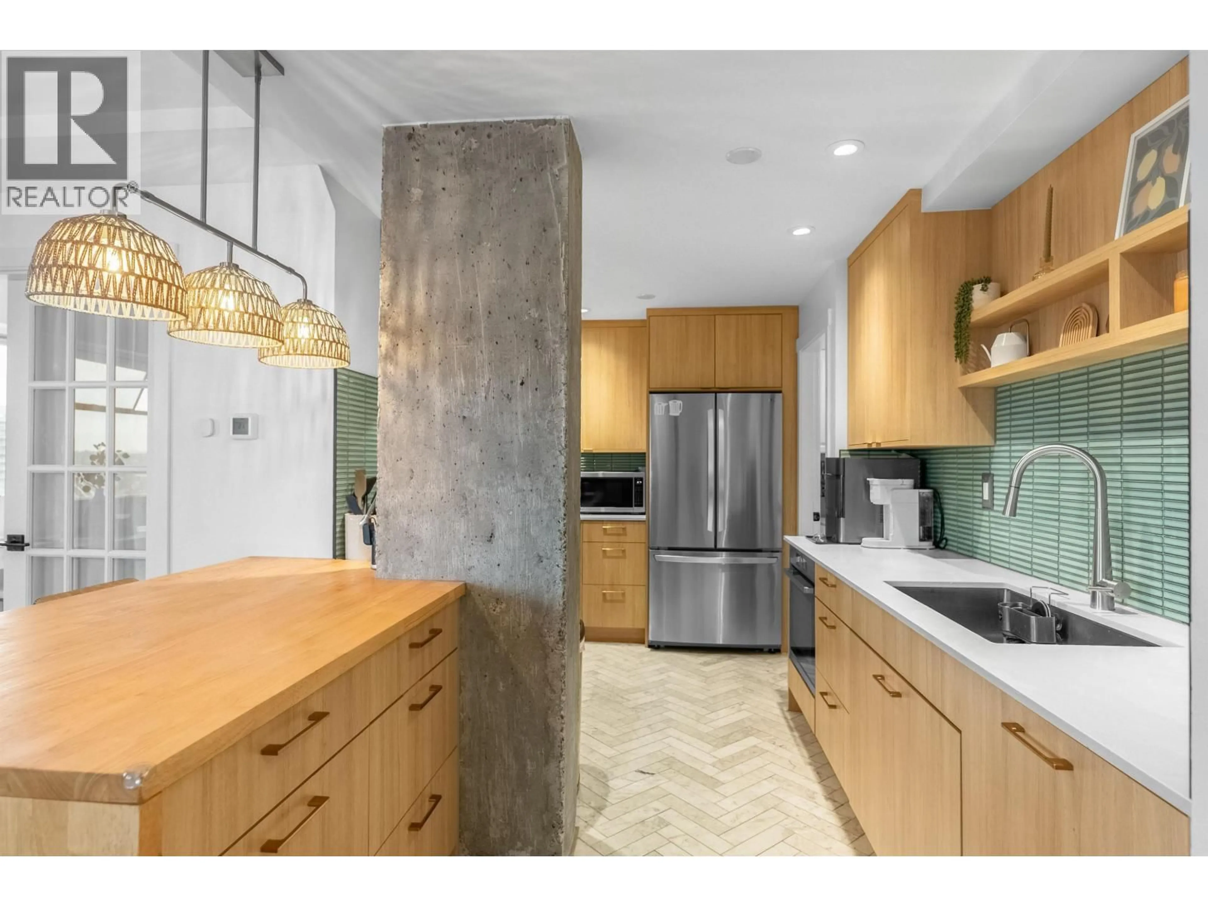 Open concept kitchen, unknown for 1002 - 47 AGNES STREET, New Westminster British Columbia V3L1E2