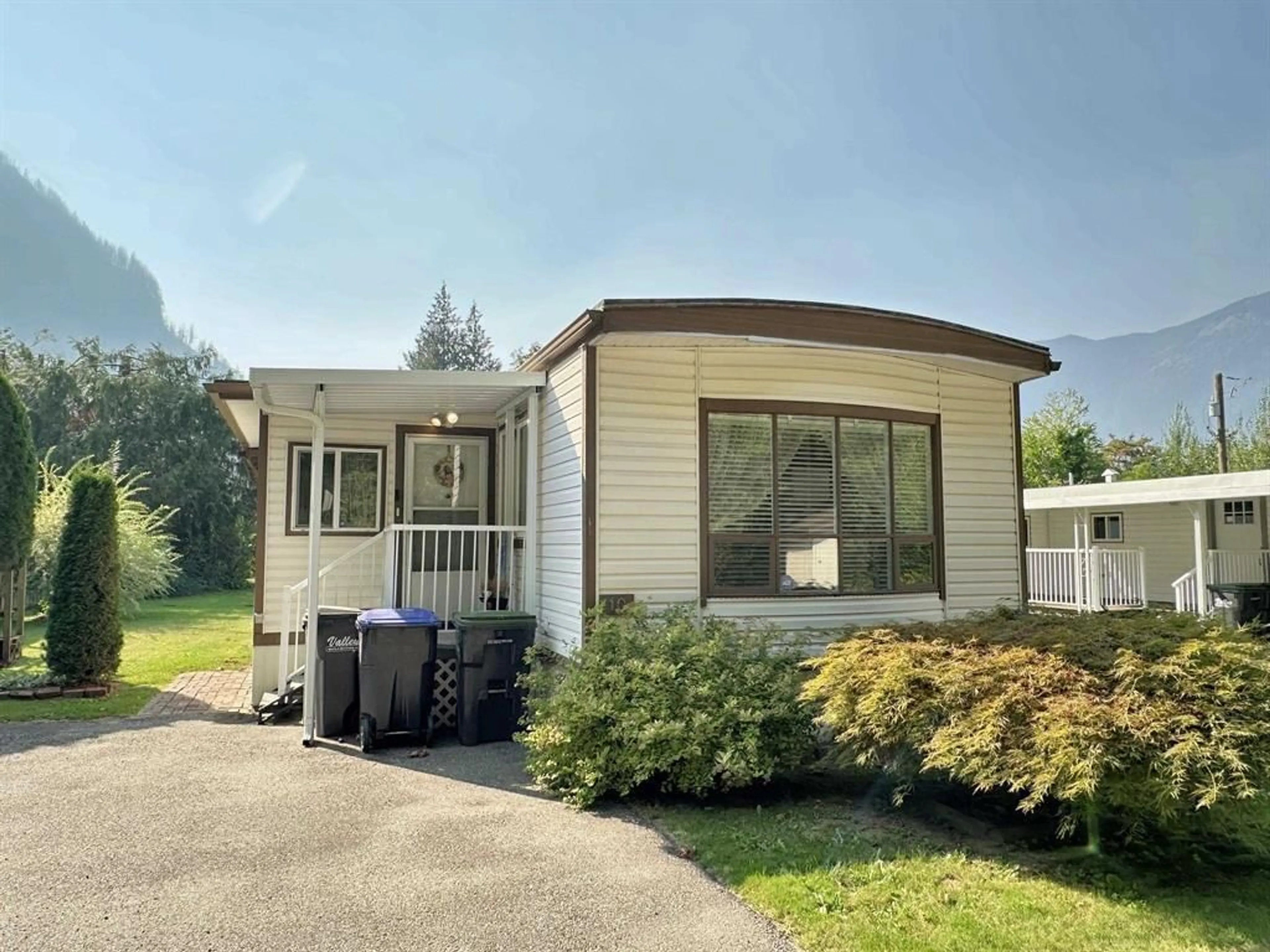 Home with vinyl exterior material, unknown for 10 - 62010 FLOOD HOPE ROAD, Hope British Columbia V0X1L2