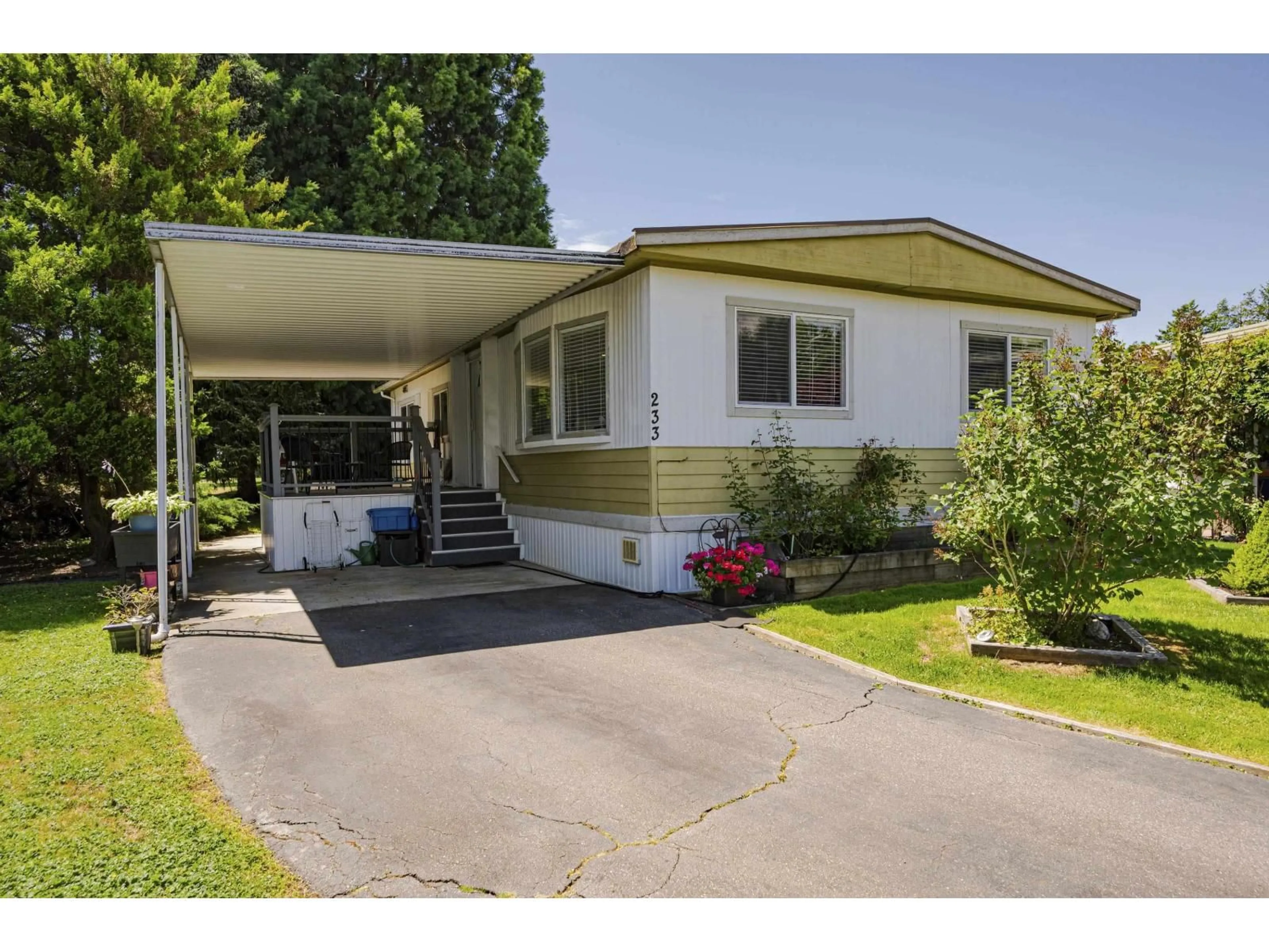 Home with vinyl exterior material, street for 233 - 1840 160 STREET, Surrey British Columbia V4A4X4