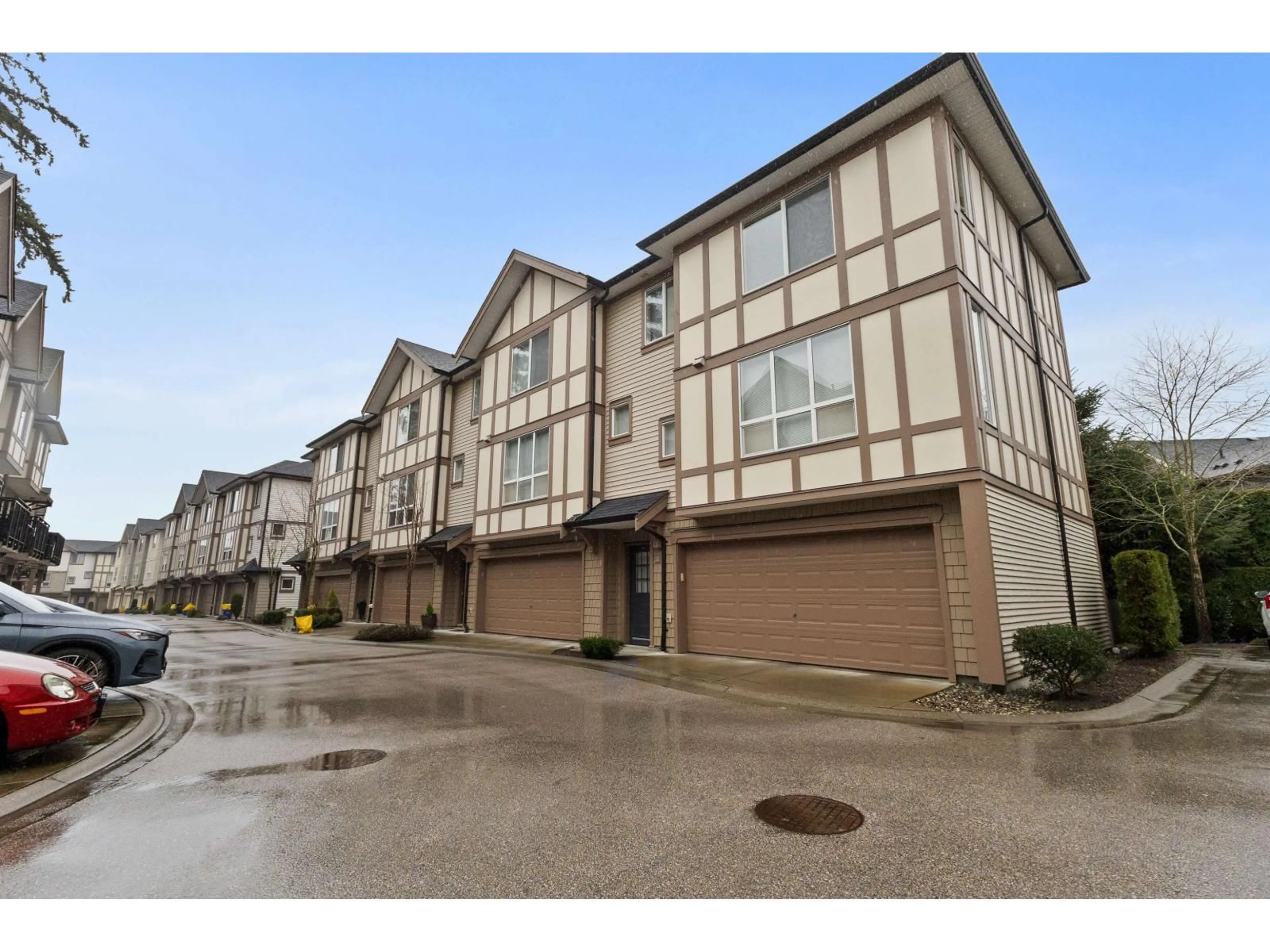 Unknown for 32 - 7848 209 STREET, Langley British Columbia V2Y0M4