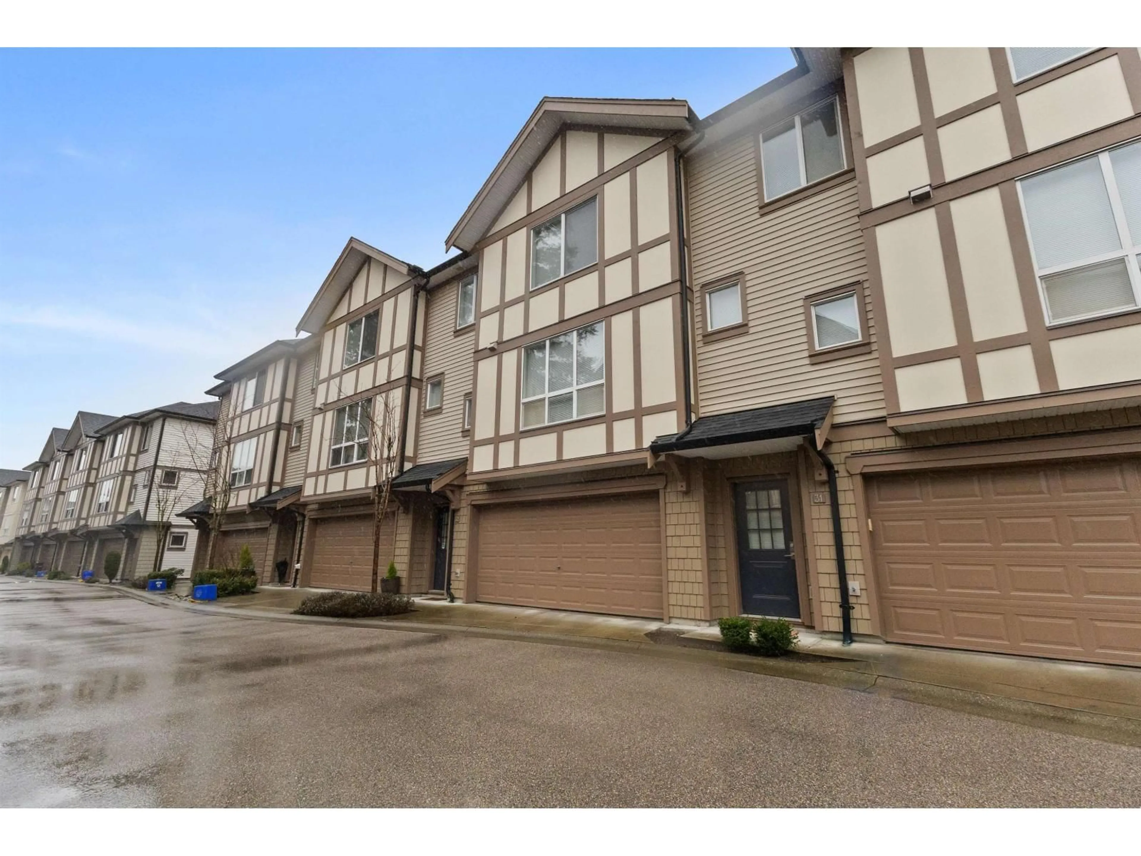Unknown for 32 - 7848 209 STREET, Langley British Columbia V2Y0M4