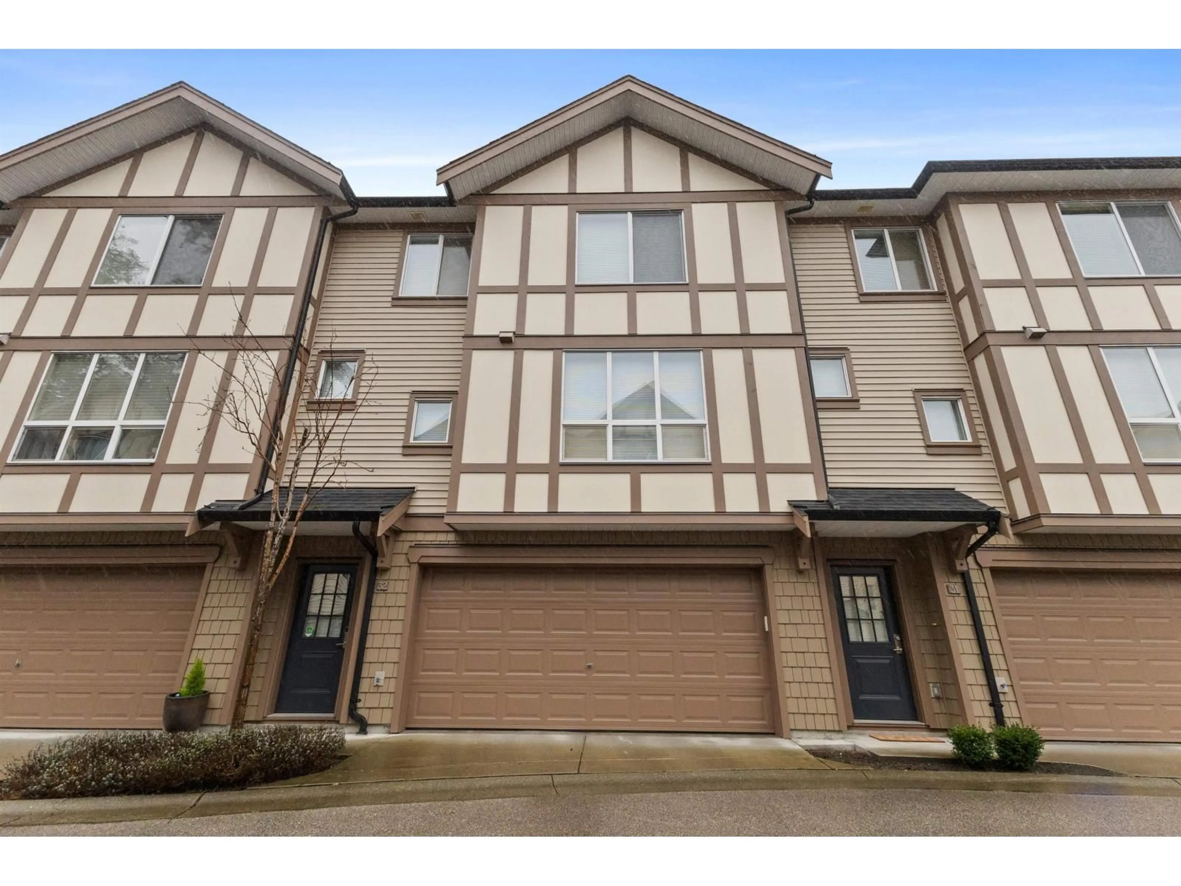 Unknown for 32 - 7848 209 STREET, Langley British Columbia V2Y0M4