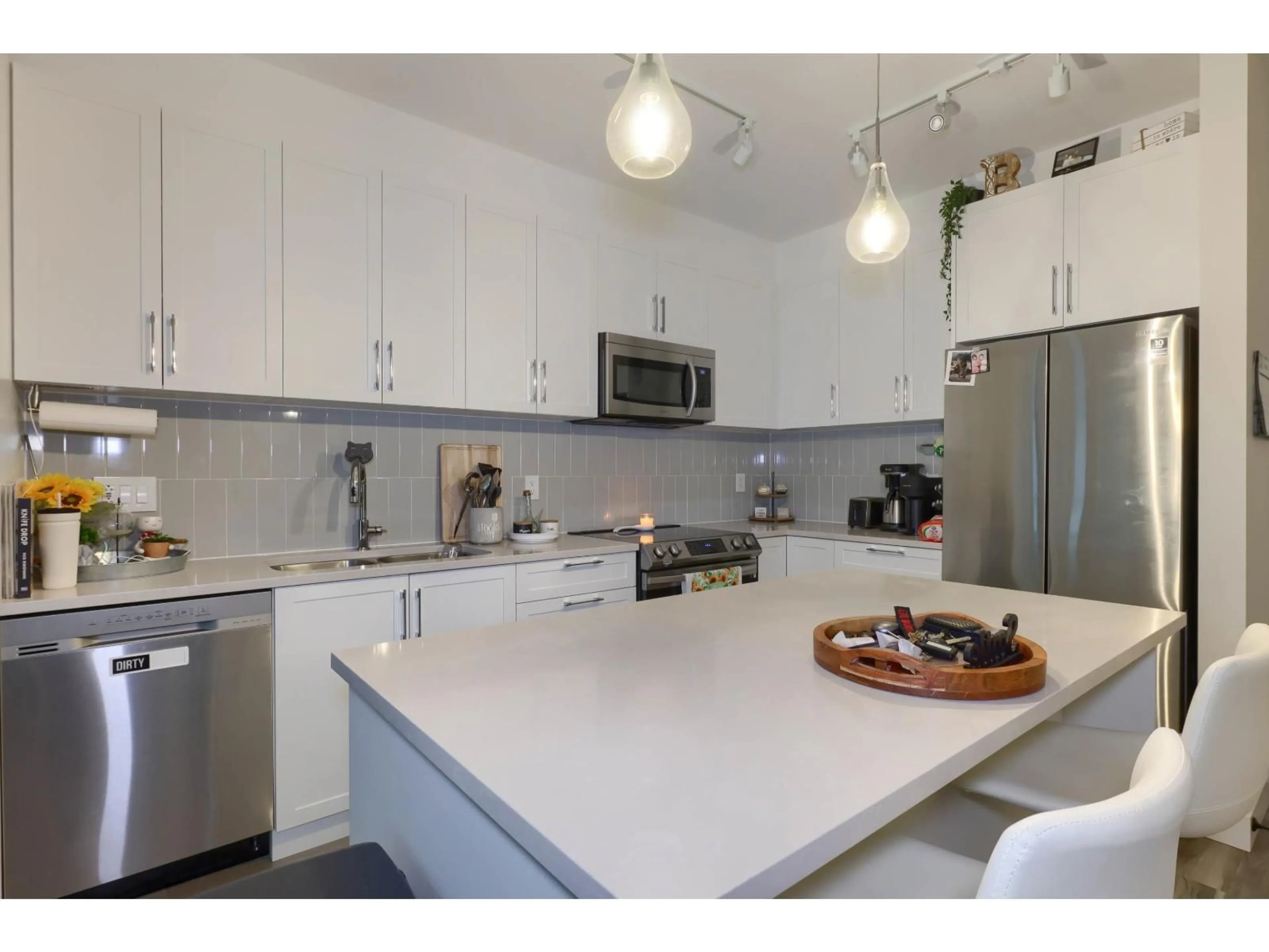 Unknown for 307 - 20356 72B AVENUE, Langley British Columbia V2Y4J9