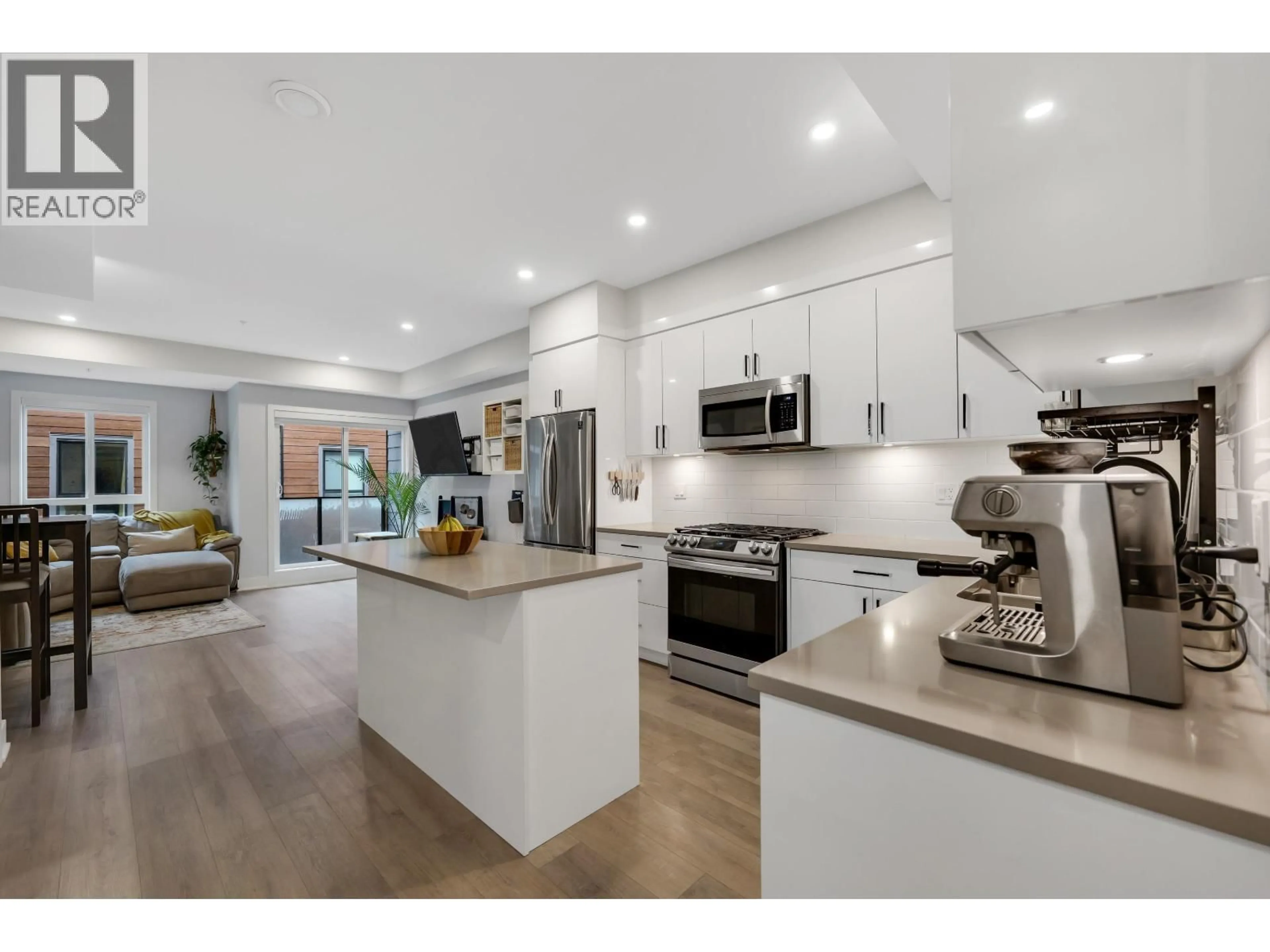 Open concept kitchen, unknown for 202 - 37842 THIRD AVENUE, Squamish British Columbia V8B1B0