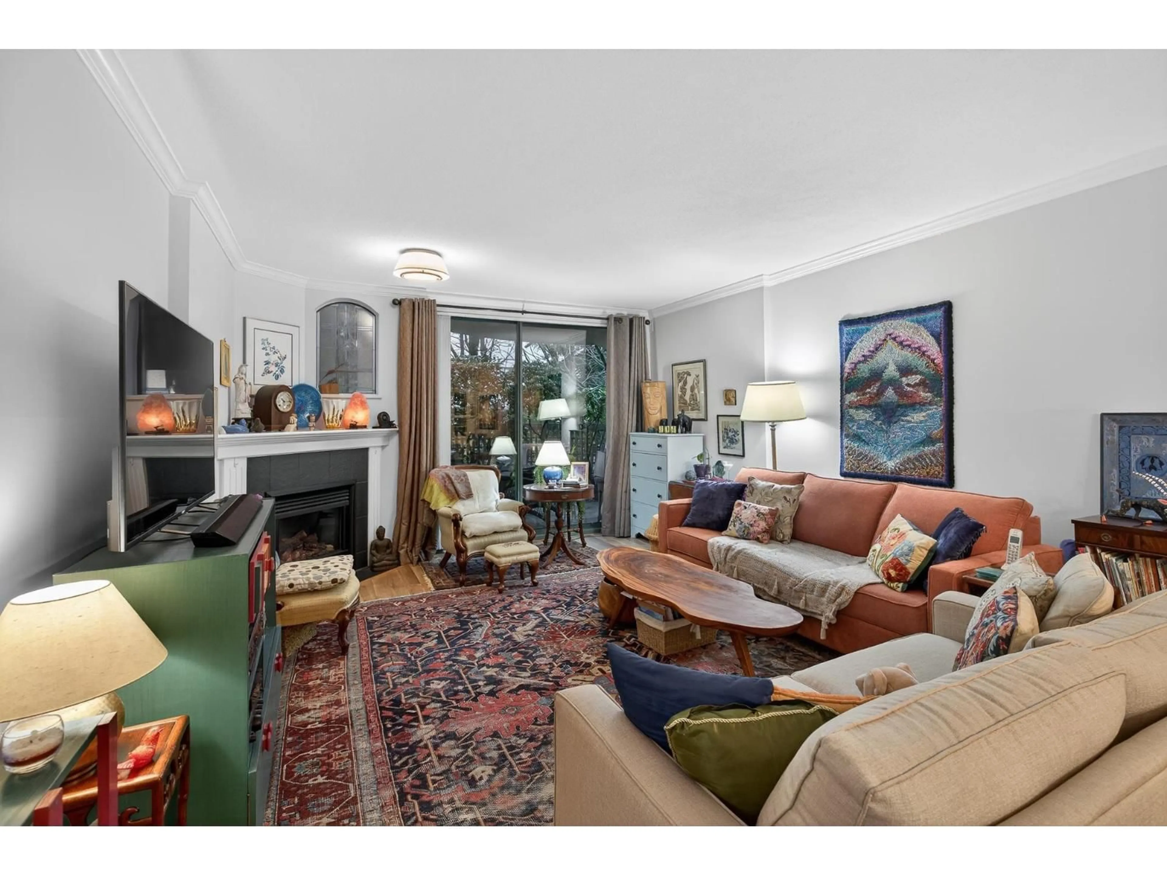 Living room with furniture, unknown for 109 - 1785 MARTIN DRIVE, Surrey British Columbia V4A9T5