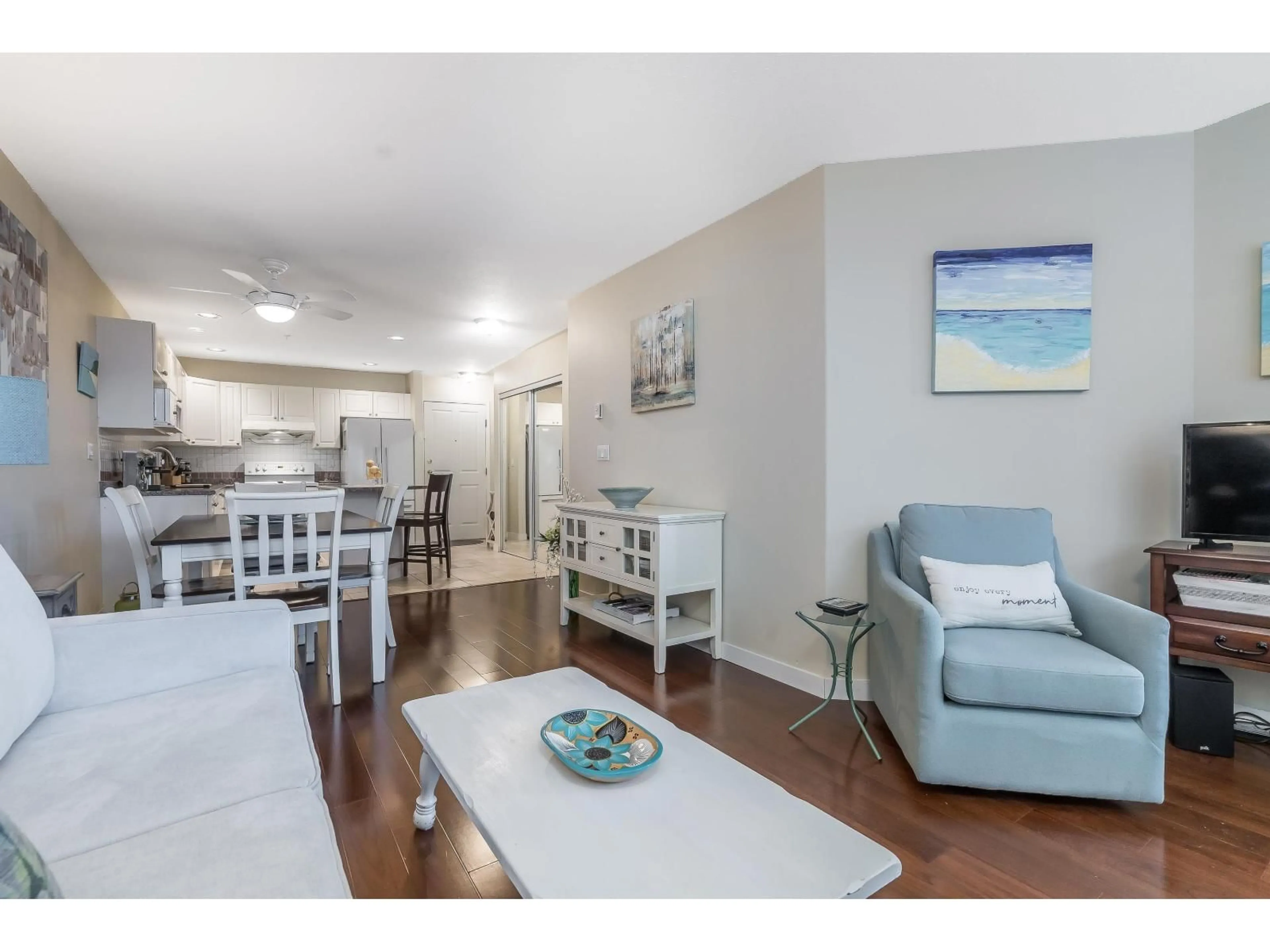 Living room with furniture, wood/laminate floor for 204 - 1153 VIDAL STREET, White Rock British Columbia V4B3T4