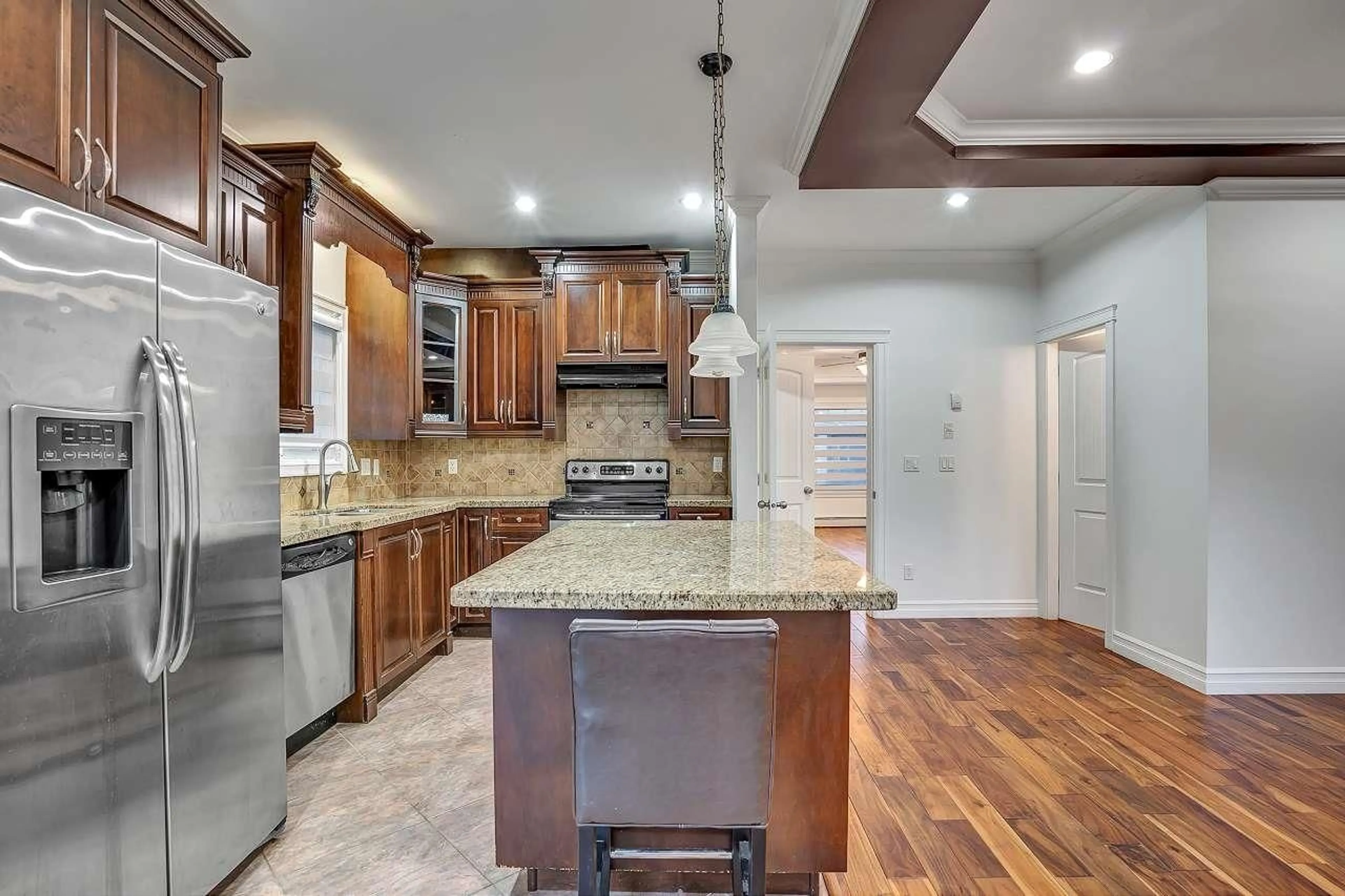 Open concept kitchen, ceramic/tile floor for 14188 62B AVENUE, Surrey British Columbia V3X0B3