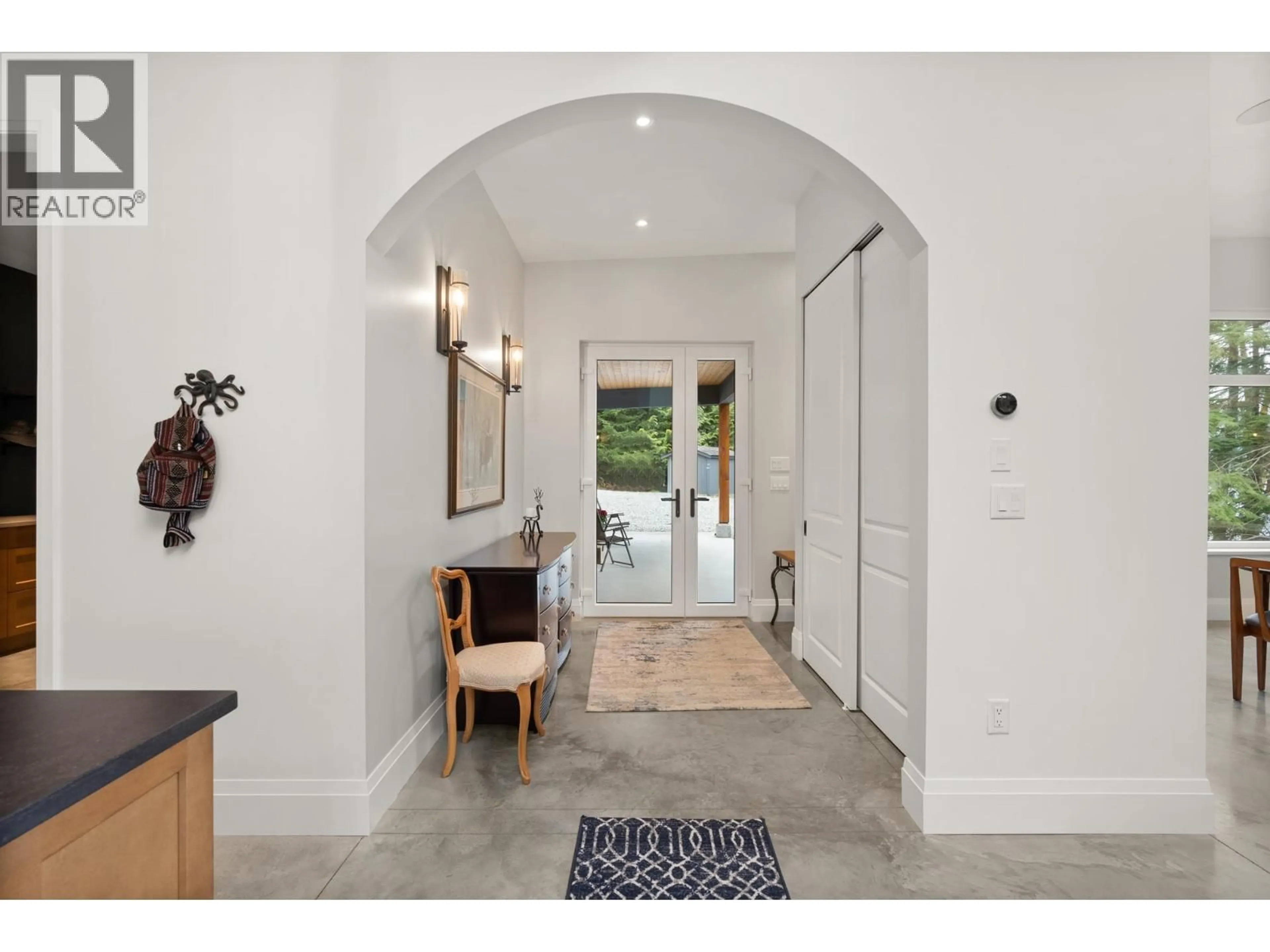 Indoor entryway for 103 WITHERBY ROAD, Gibsons British Columbia V0N1V6