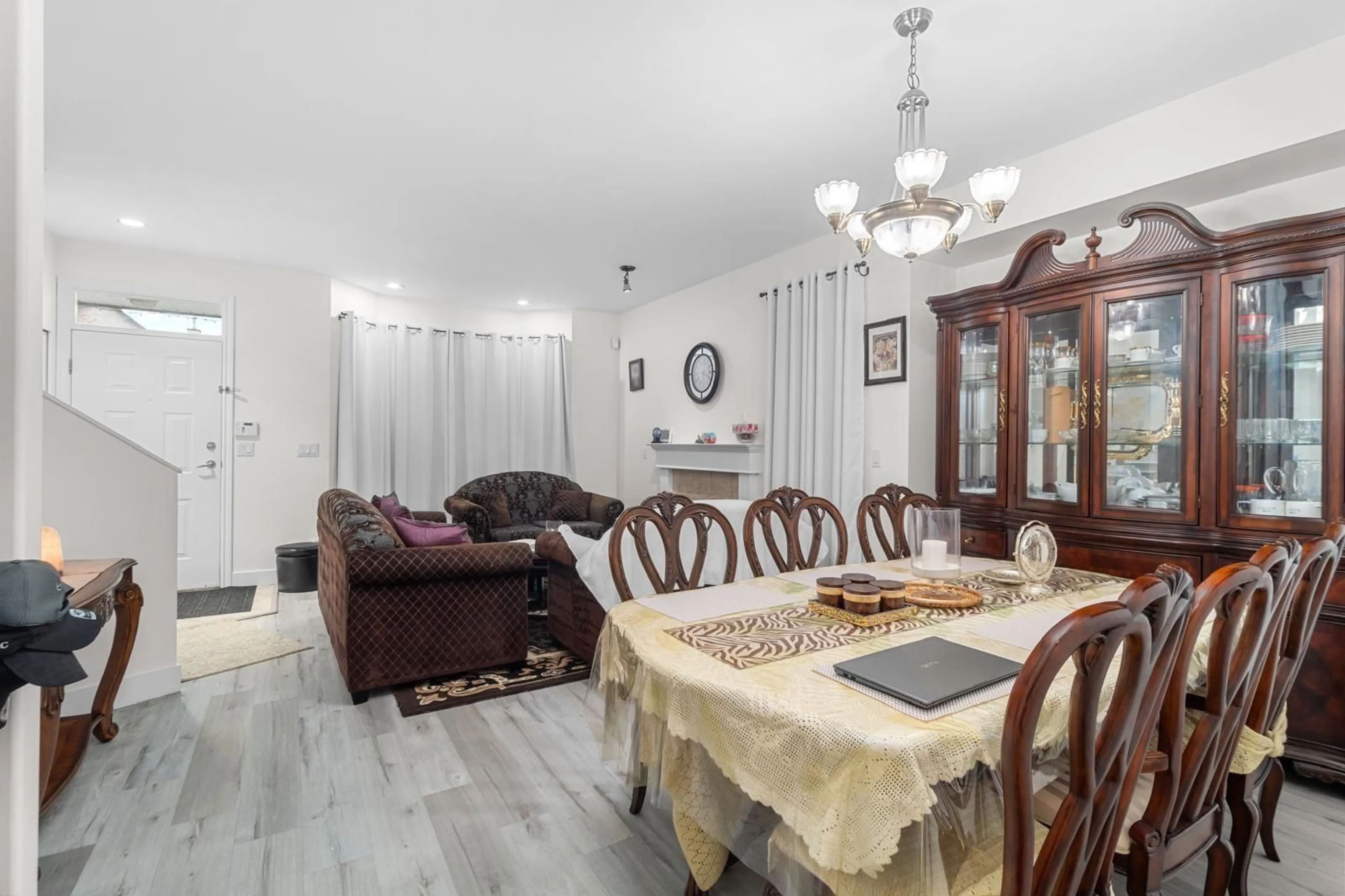 Dining room, unknown for 12625 HAMPTON COURT, Surrey British Columbia V3W1N2