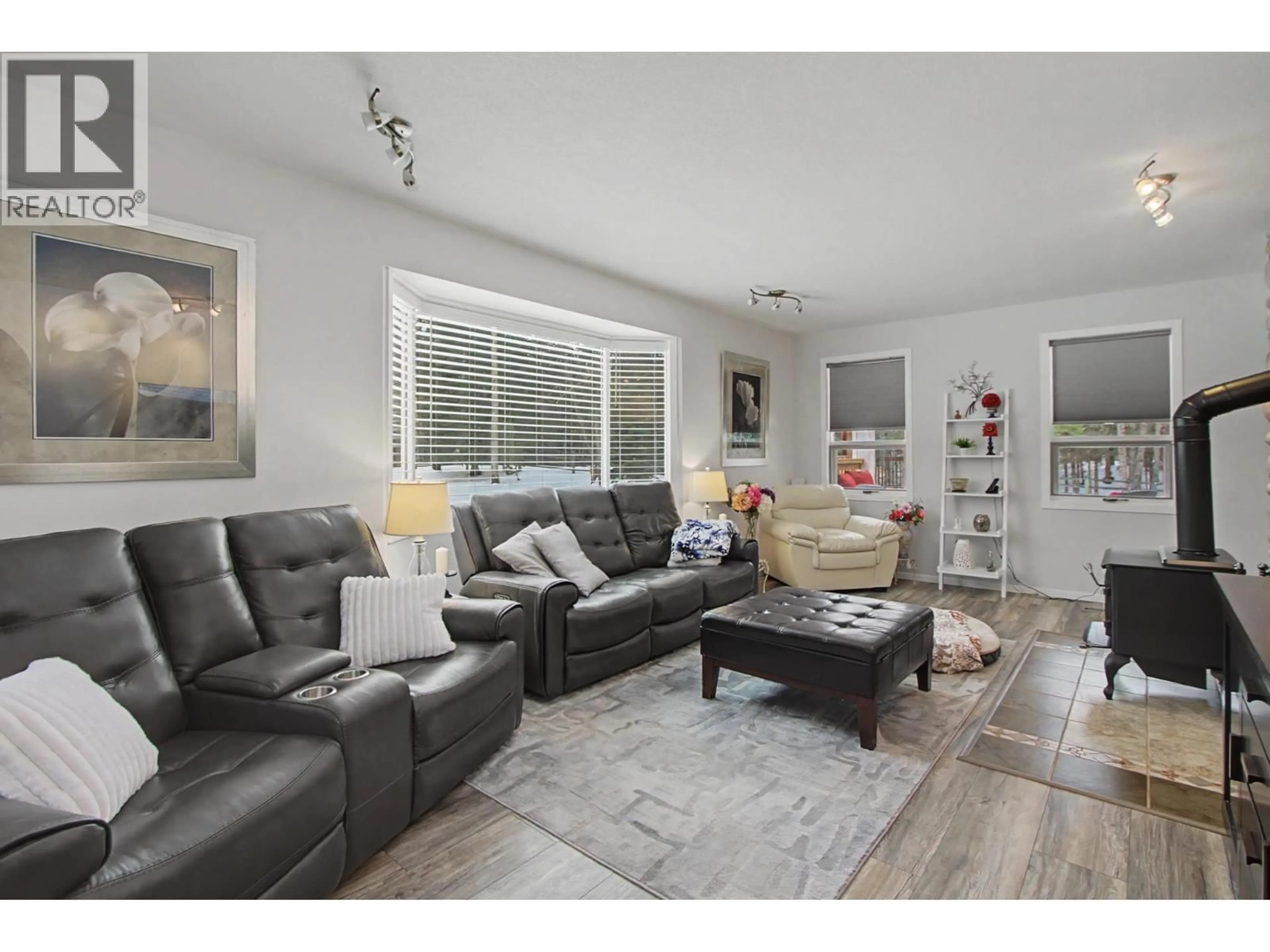 Living room with furniture, unknown for 9985 PRODAHL ROAD, Prince George British Columbia V2K5M3