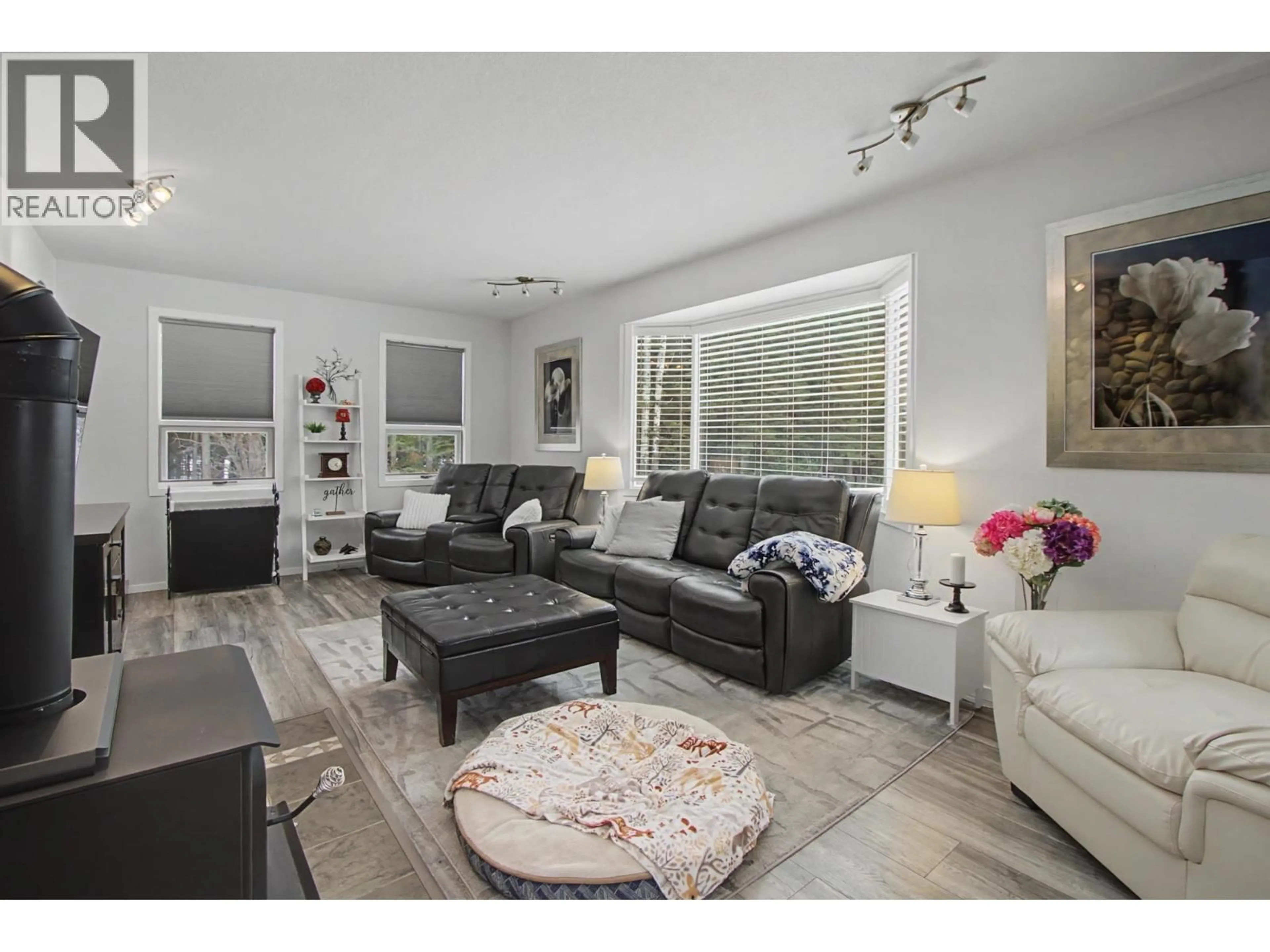 Living room with furniture, unknown for 9985 PRODAHL ROAD, Prince George British Columbia V2K5M3