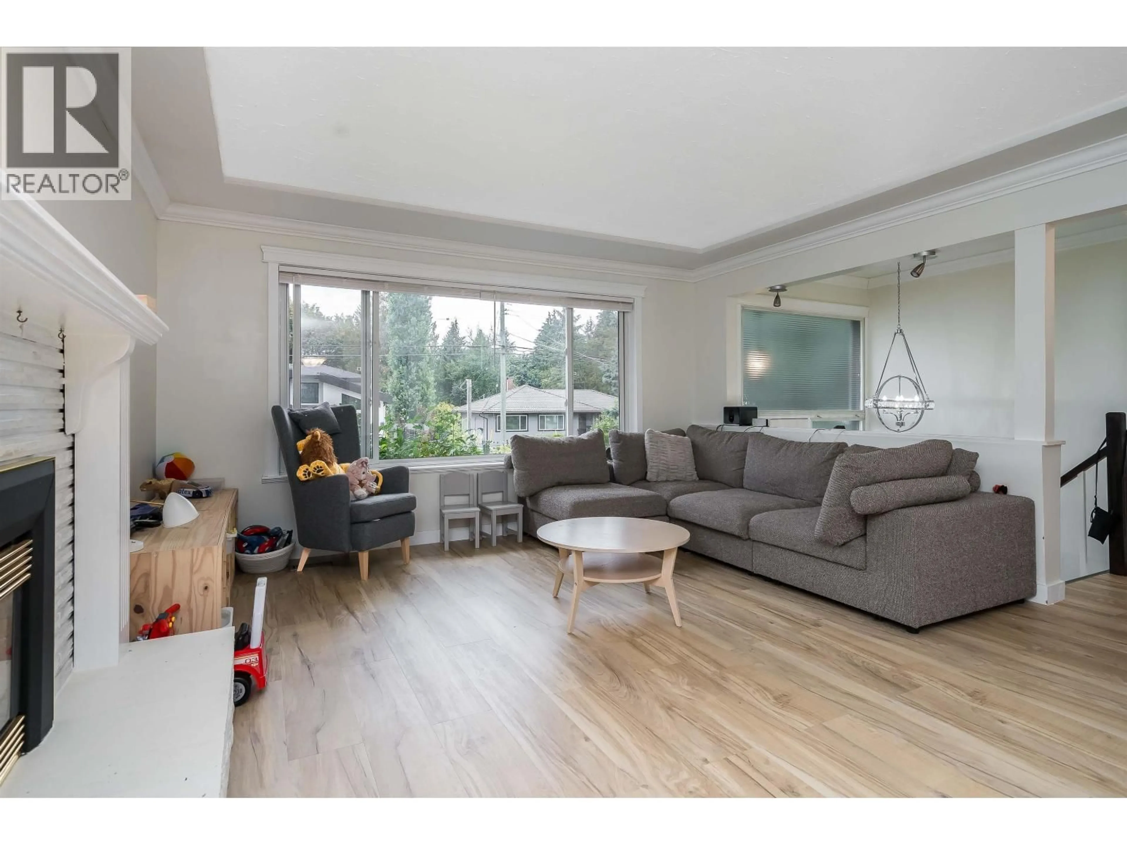 Living room with furniture, wood/laminate floor for 1634 HARBOUR DRIVE, Coquitlam British Columbia V3J5V8
