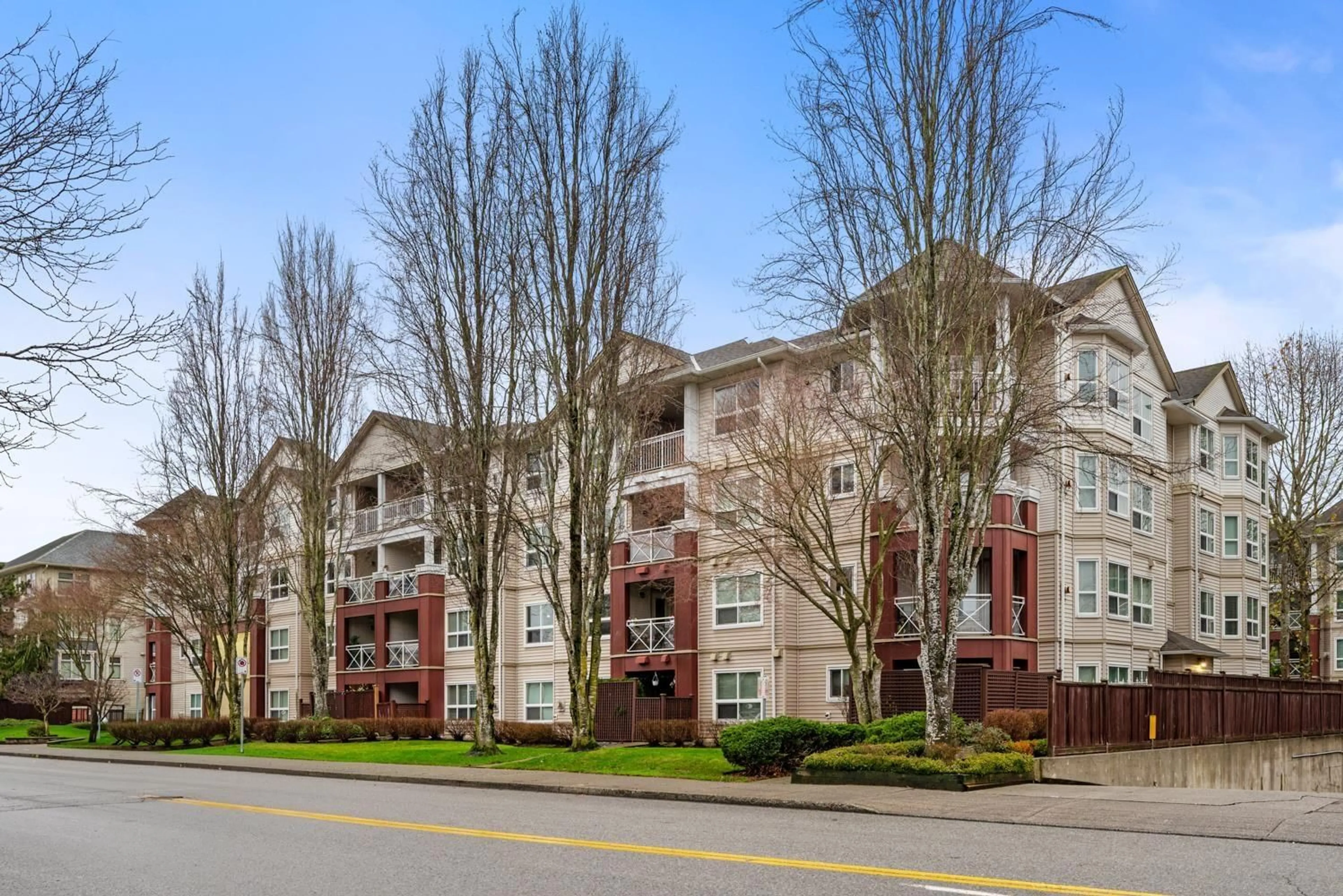 Unknown for 215 - 8068 120A STREET, Surrey British Columbia V3W3P3