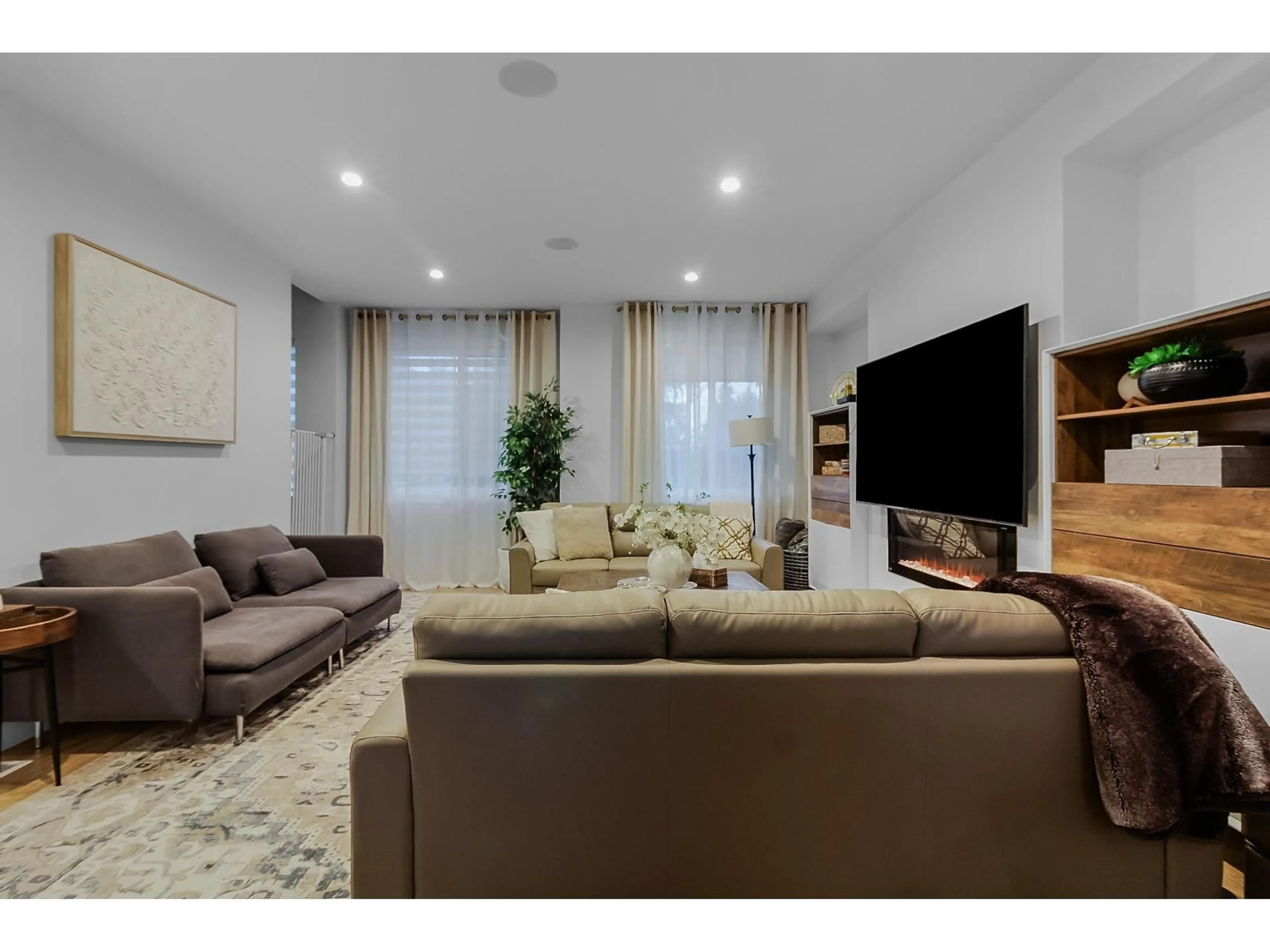 Living room with furniture, unknown for 3 - 8140 166 STREET, Surrey British Columbia V4N6W1