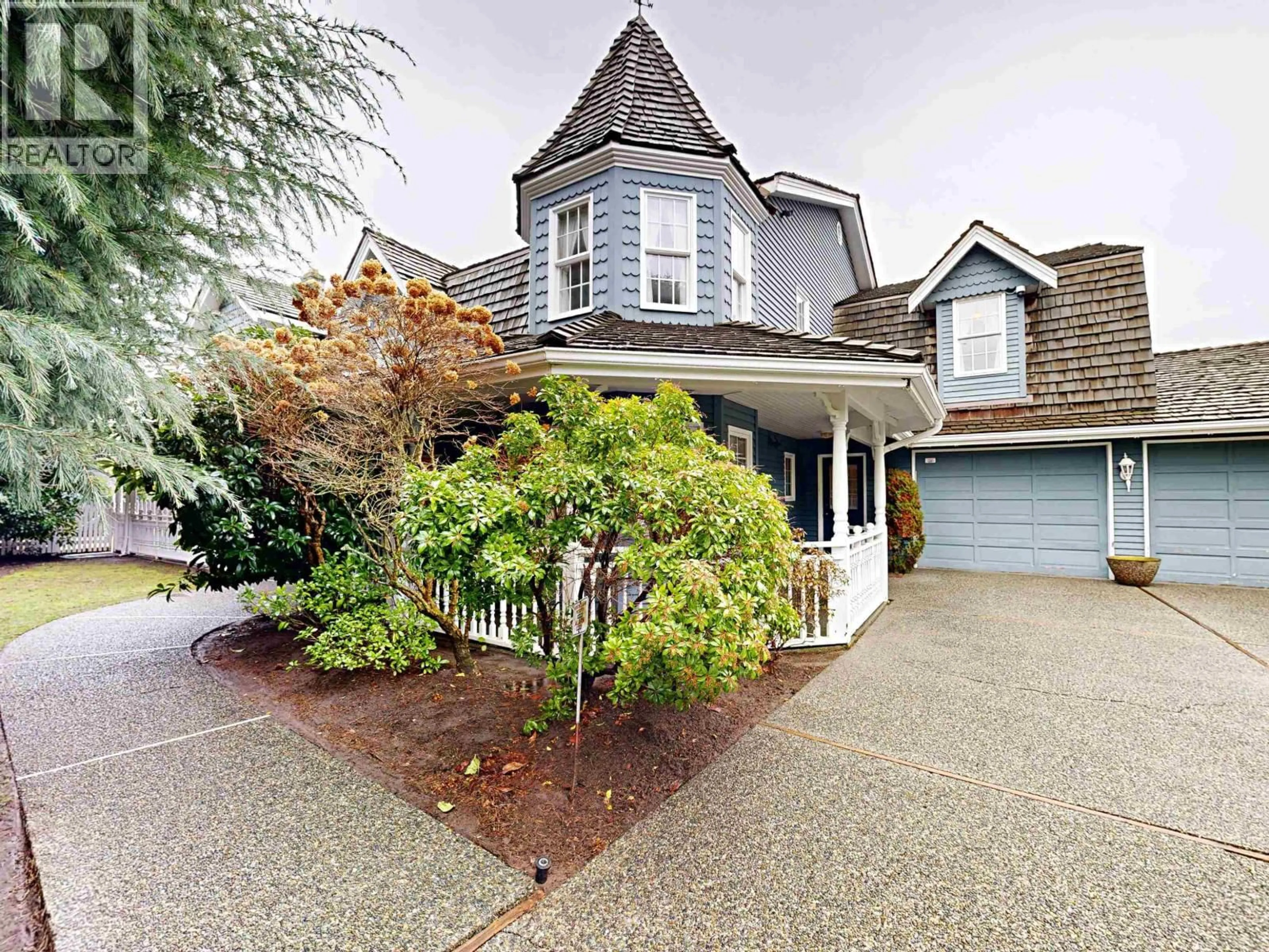 Home with vinyl exterior material, street for 9480 WHITEOAK GATE, Richmond British Columbia V7E6A6