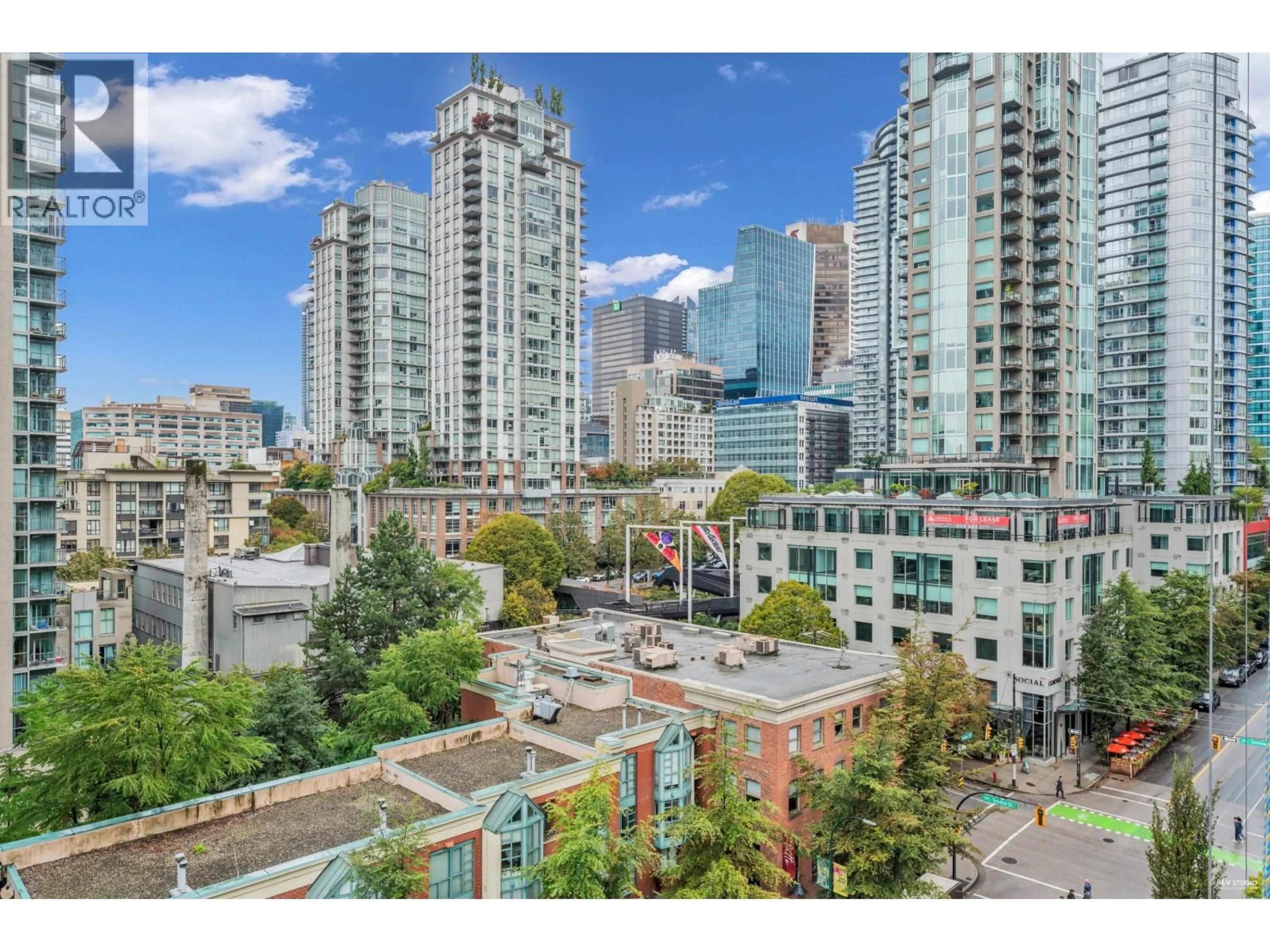A pic from outside/outdoor area/front of a property/back of a property/a pic from drone, city buildings view from balcony for 1001 - 928 HOMER STREET, Vancouver British Columbia V6B1T7