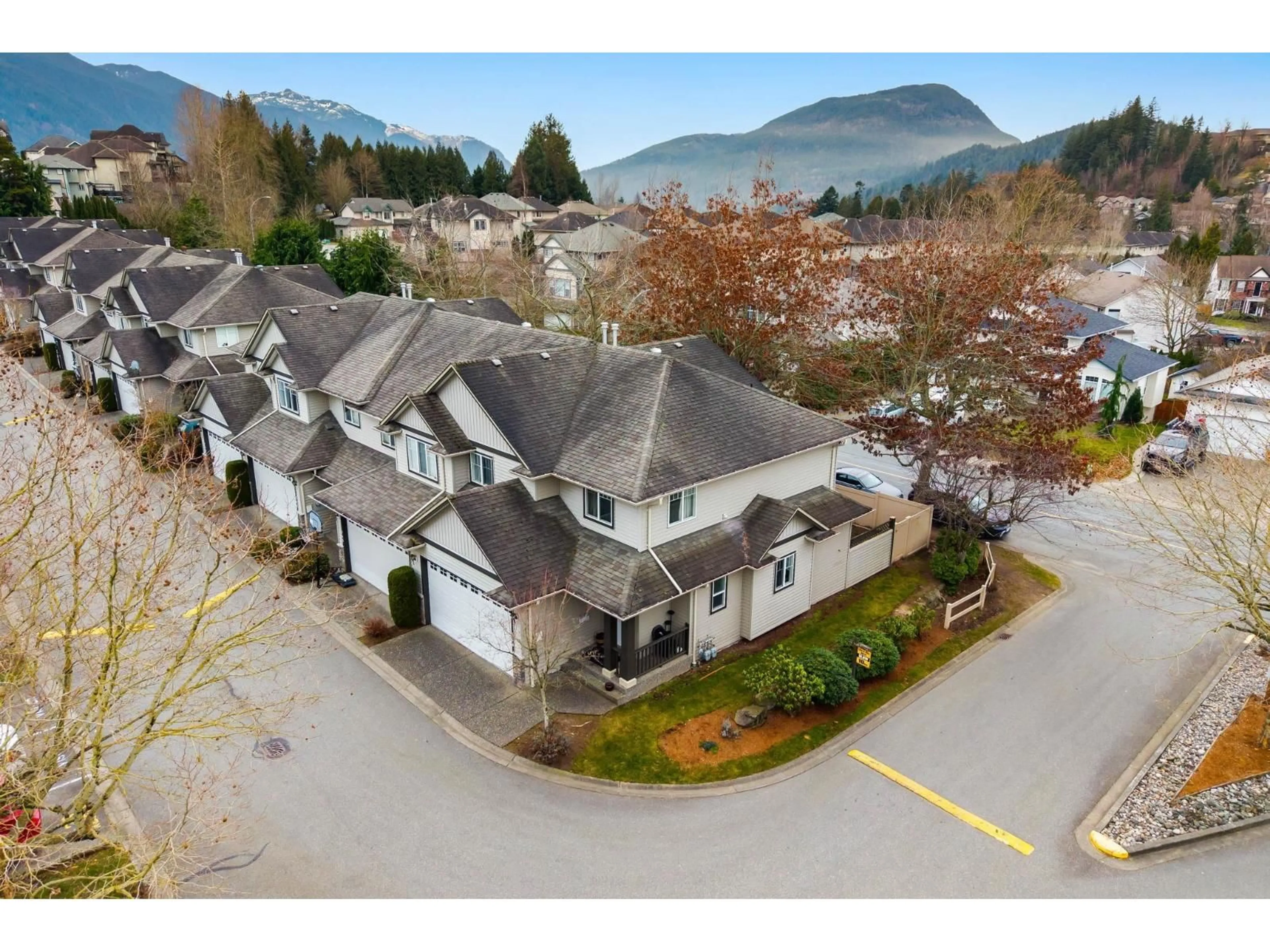 A pic from outside/outdoor area/front of a property/back of a property/a pic from drone, mountain view for 146 - 46360 VALLEYVIEW ROAD, Chilliwack British Columbia V2R5L7