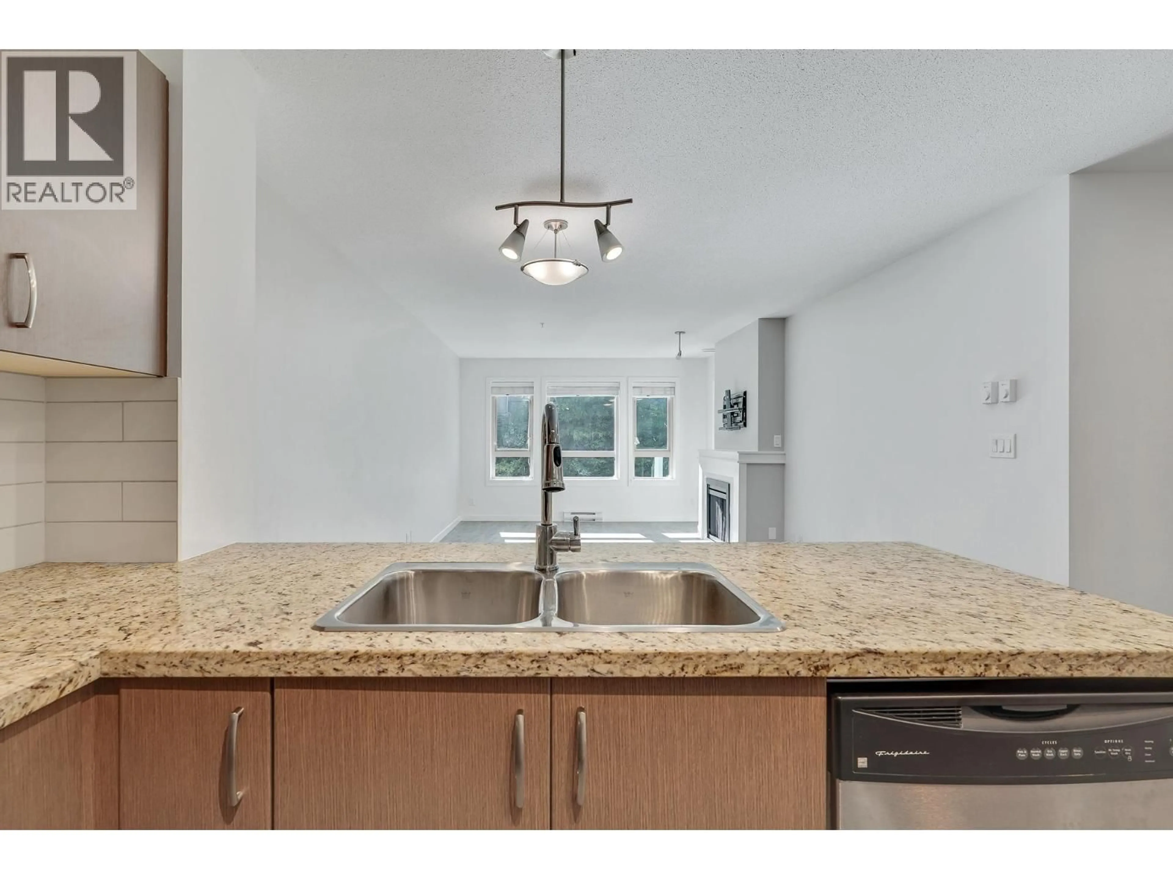 Open concept kitchen, unknown for 204 - 3097 LINCOLN AVENUE, Coquitlam British Columbia V3B0E3