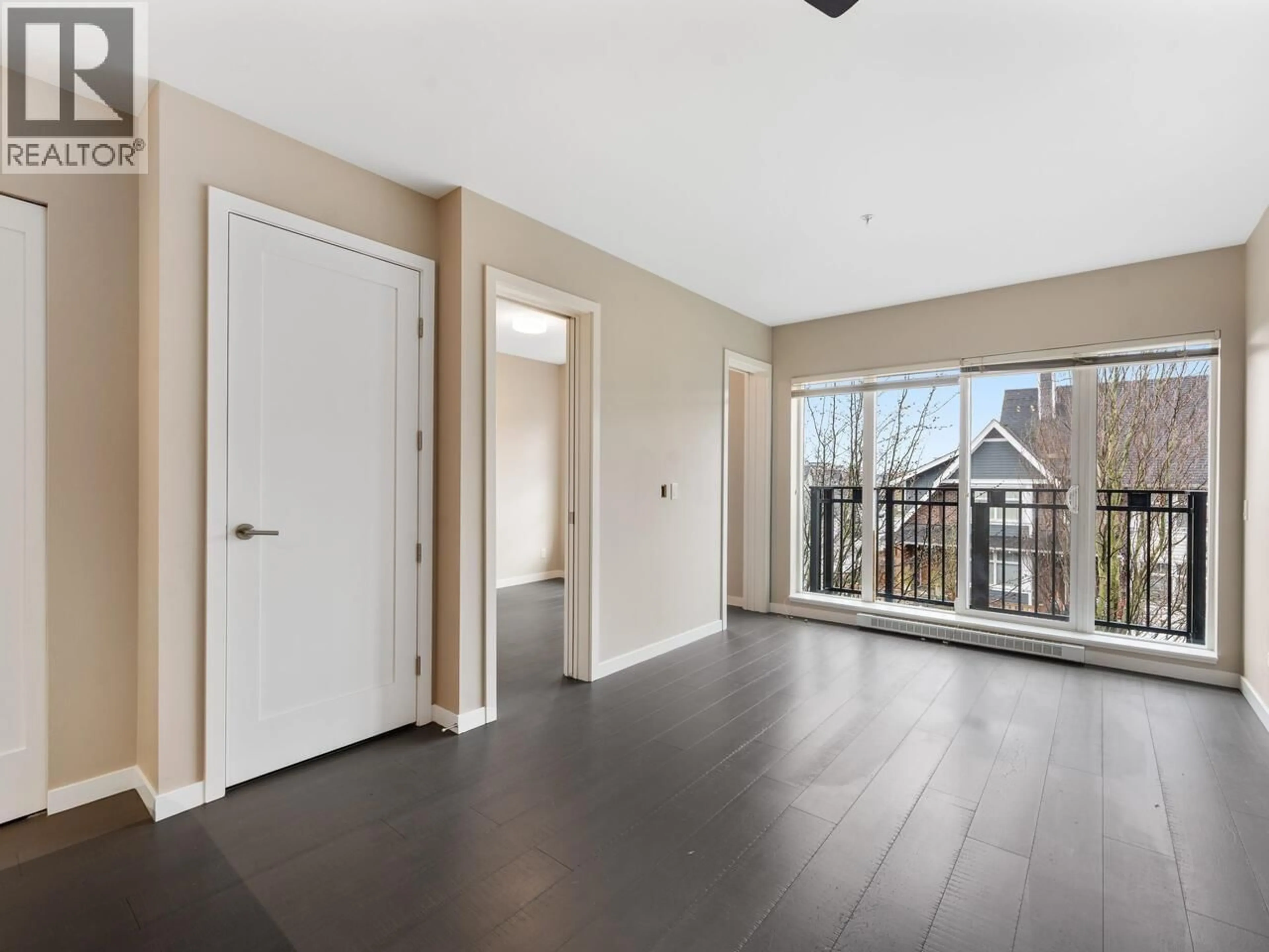 Indoor entryway for 208 - 215 BROOKES STREET, New Westminster British Columbia V3M0G5