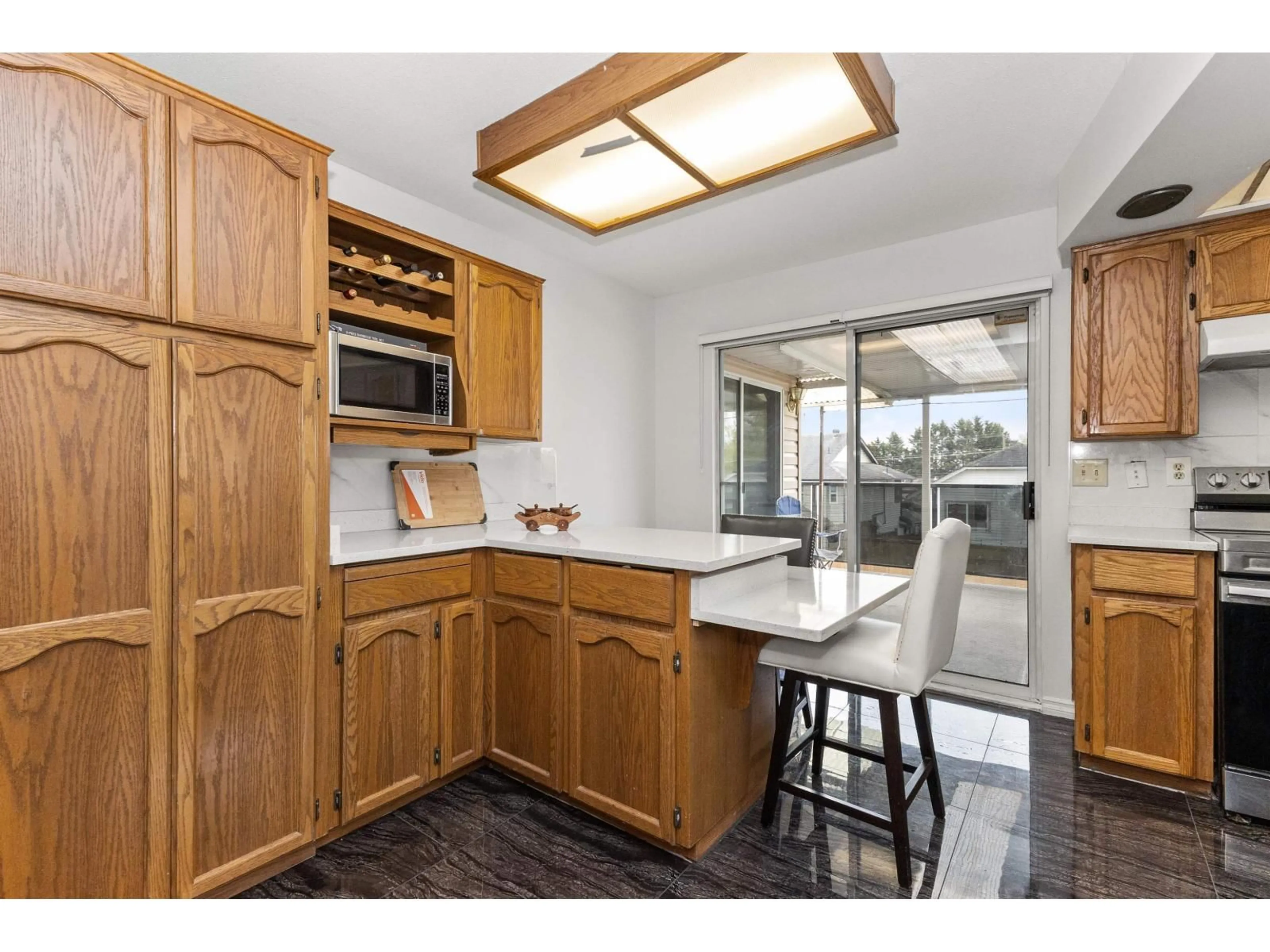Standard kitchen, unknown for 2930 EDGEHILL AVENUE, Abbotsford British Columbia V2T5J9