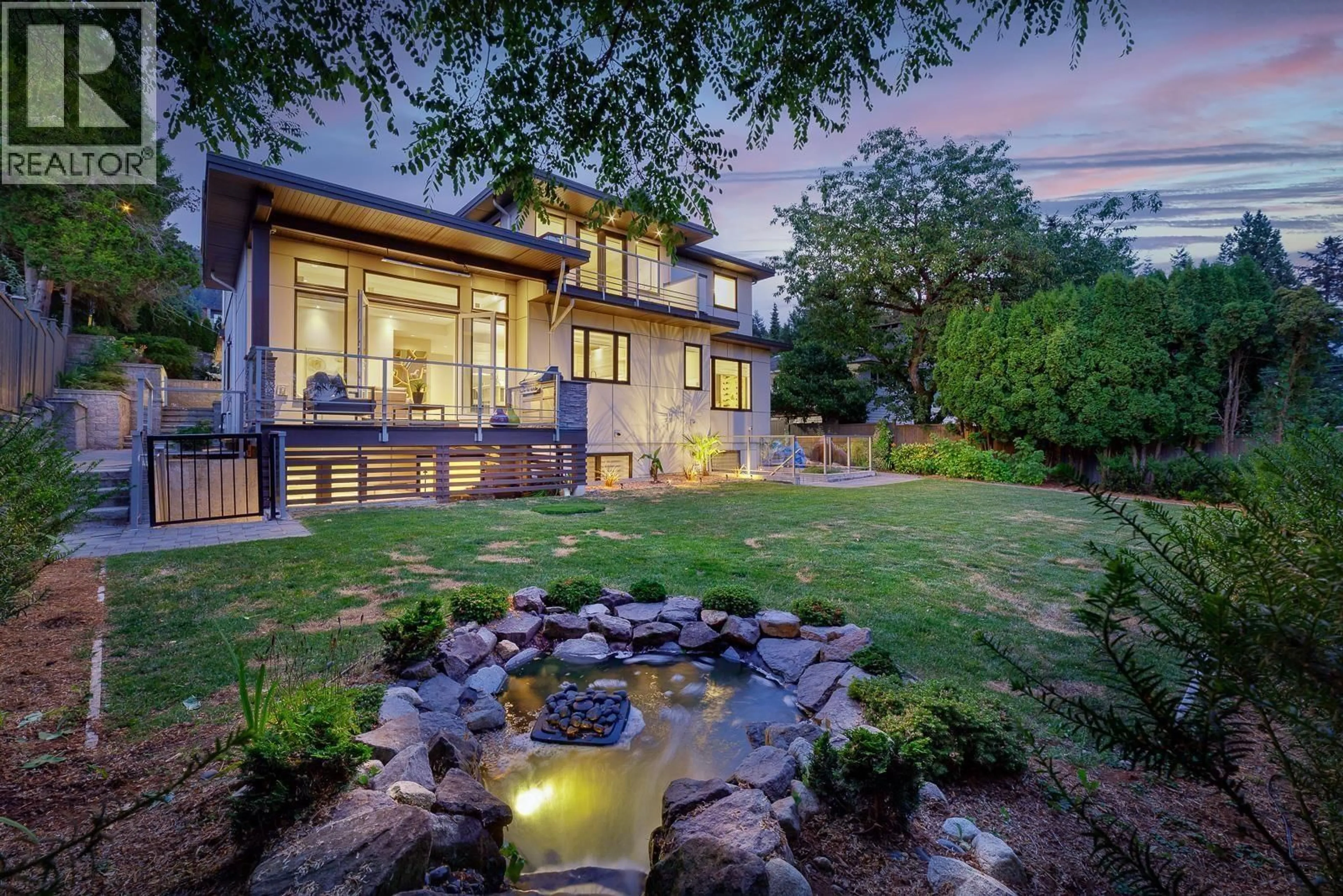 Patio, water/lake/river/ocean view for 517 GRANADA CRESCENT, North Vancouver British Columbia V7N3A7