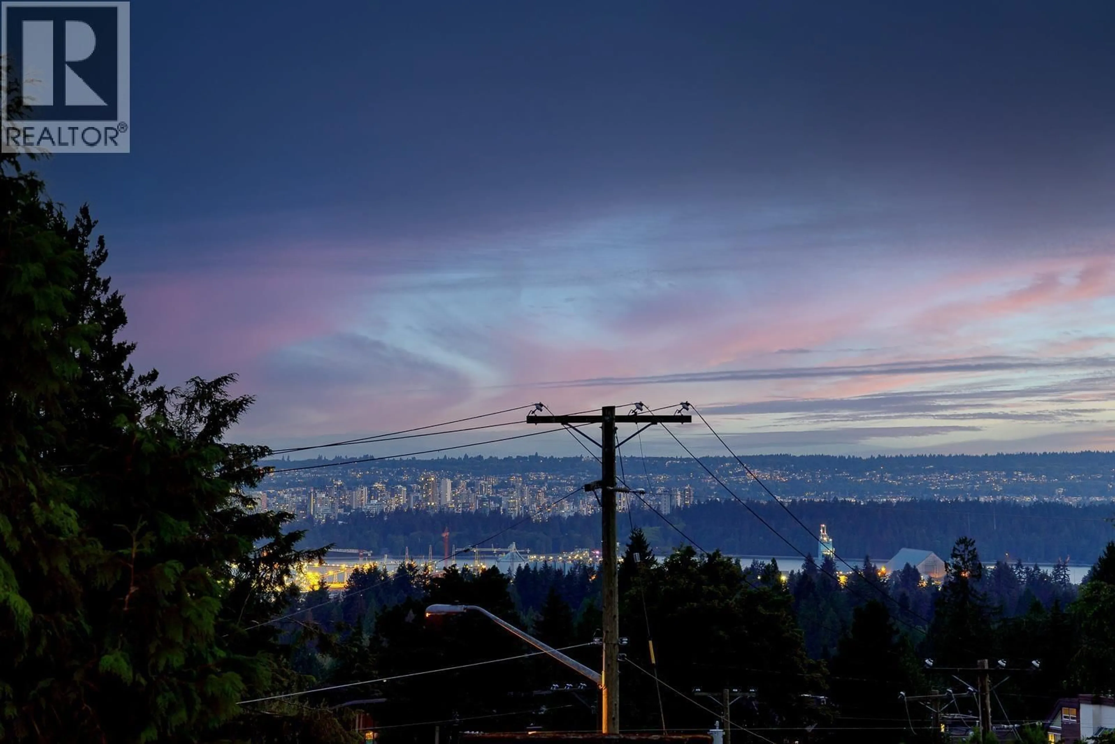 Blurry image for 517 GRANADA CRESCENT, North Vancouver British Columbia V7N3A7