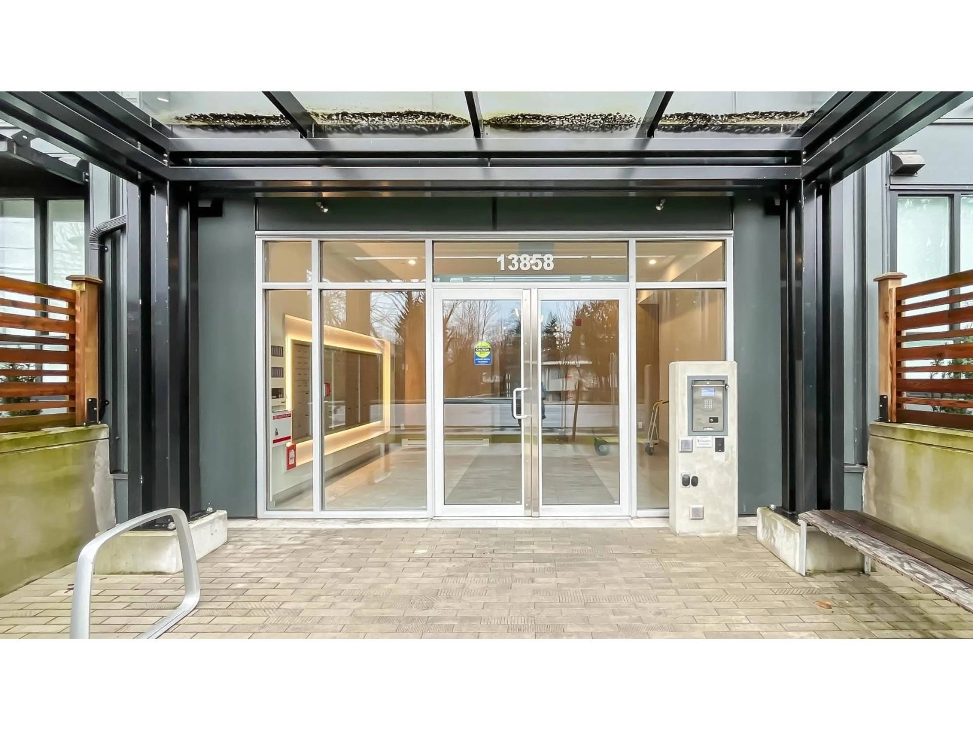 Indoor foyer for 301 - 13858 108 AVENUE, Surrey British Columbia V3T0T8