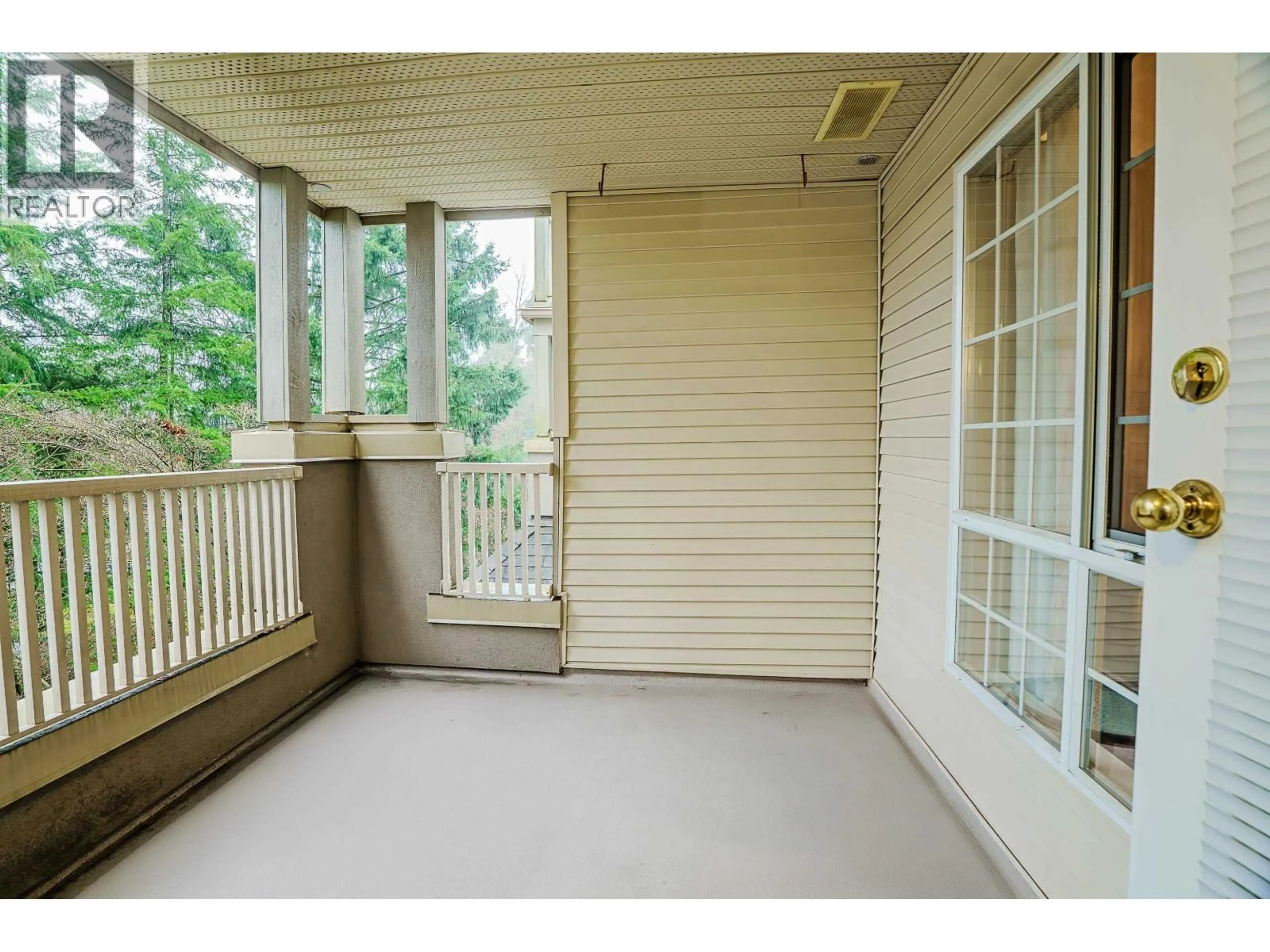 Patio, unknown for 327 - 1252 TOWN CENTRE BOULEVARD, Coquitlam British Columbia V3B7R7