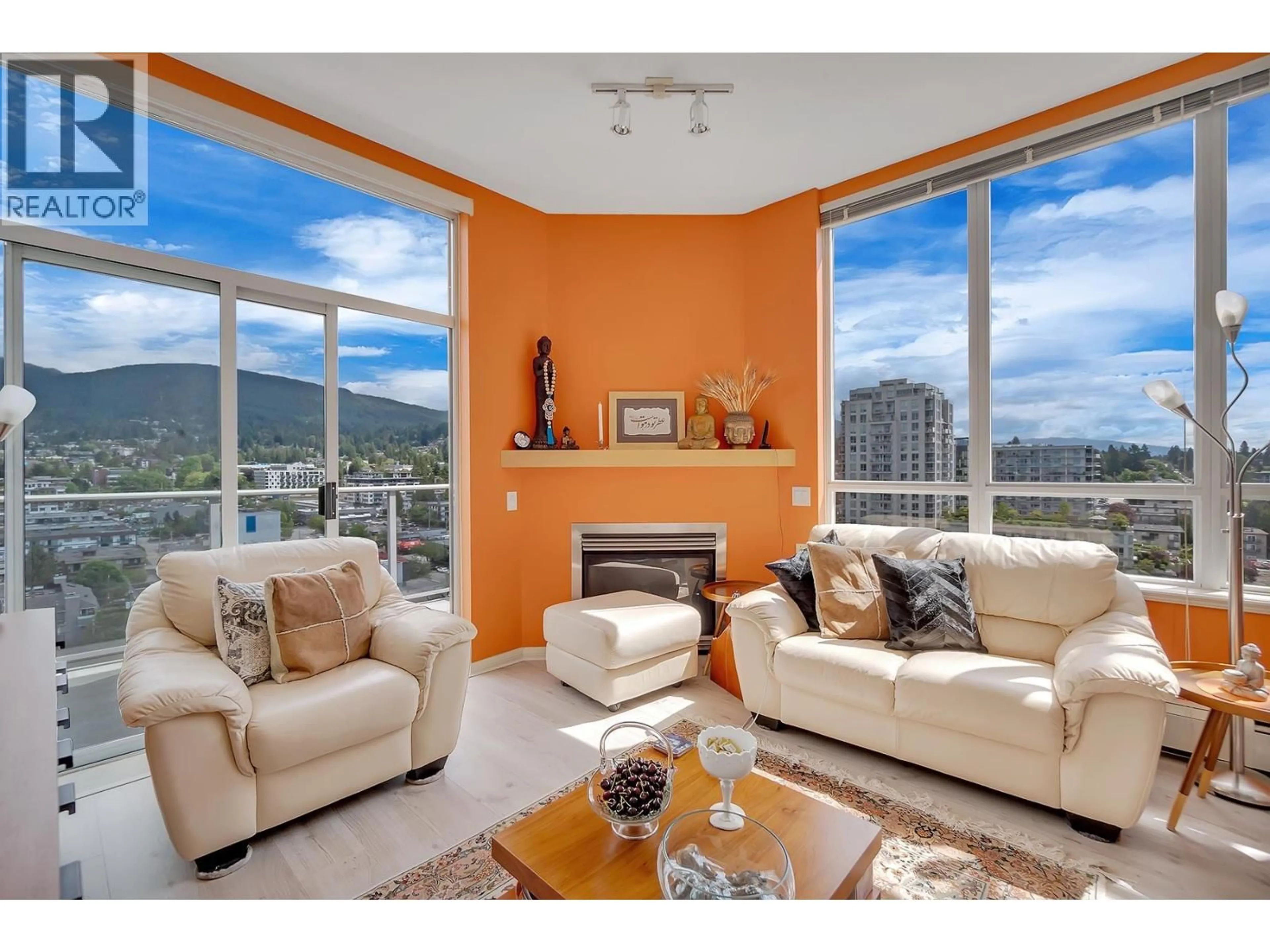 Living room with furniture, unknown for 1403 - 120 16TH STREET, North Vancouver British Columbia V7M3N6