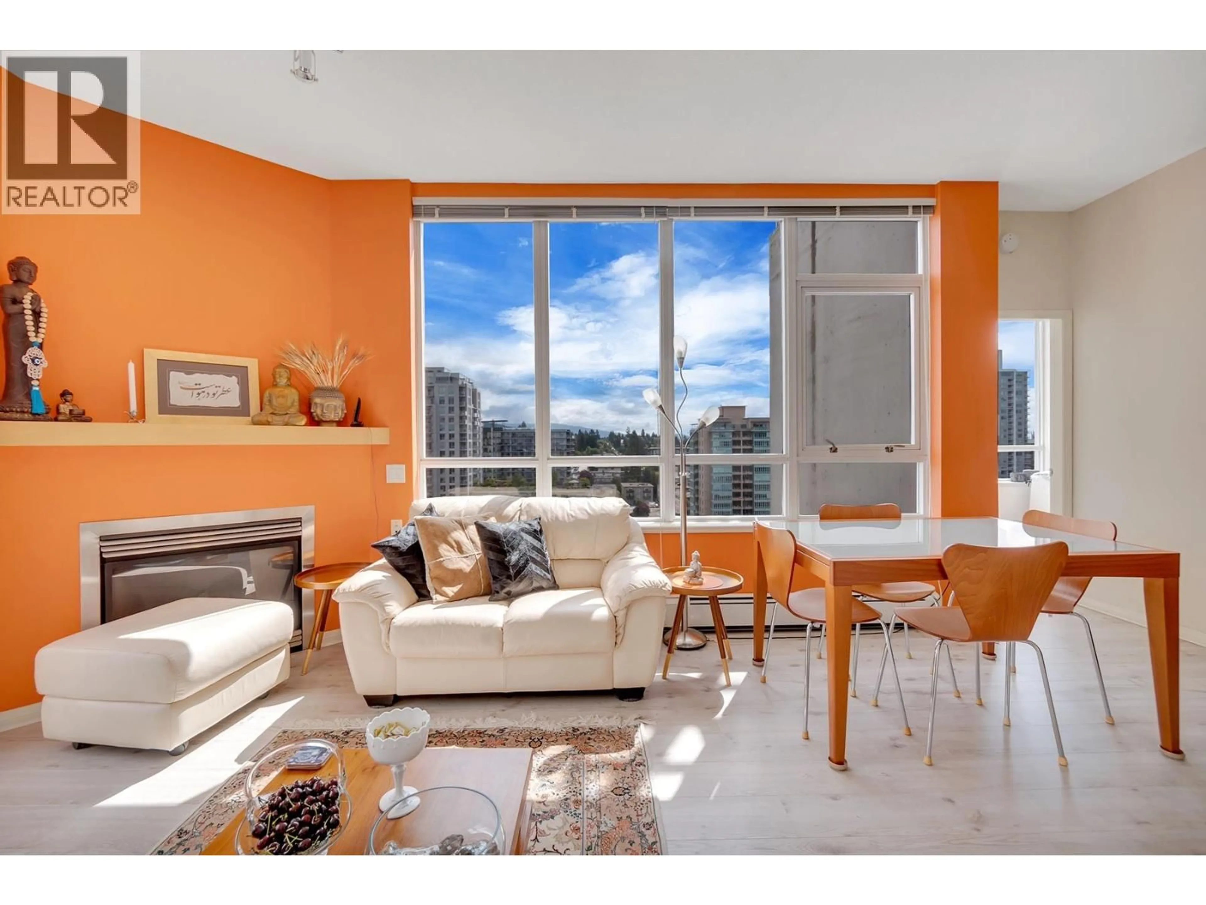 Living room with furniture, unknown for 1403 - 120 16TH STREET, North Vancouver British Columbia V7M3N6