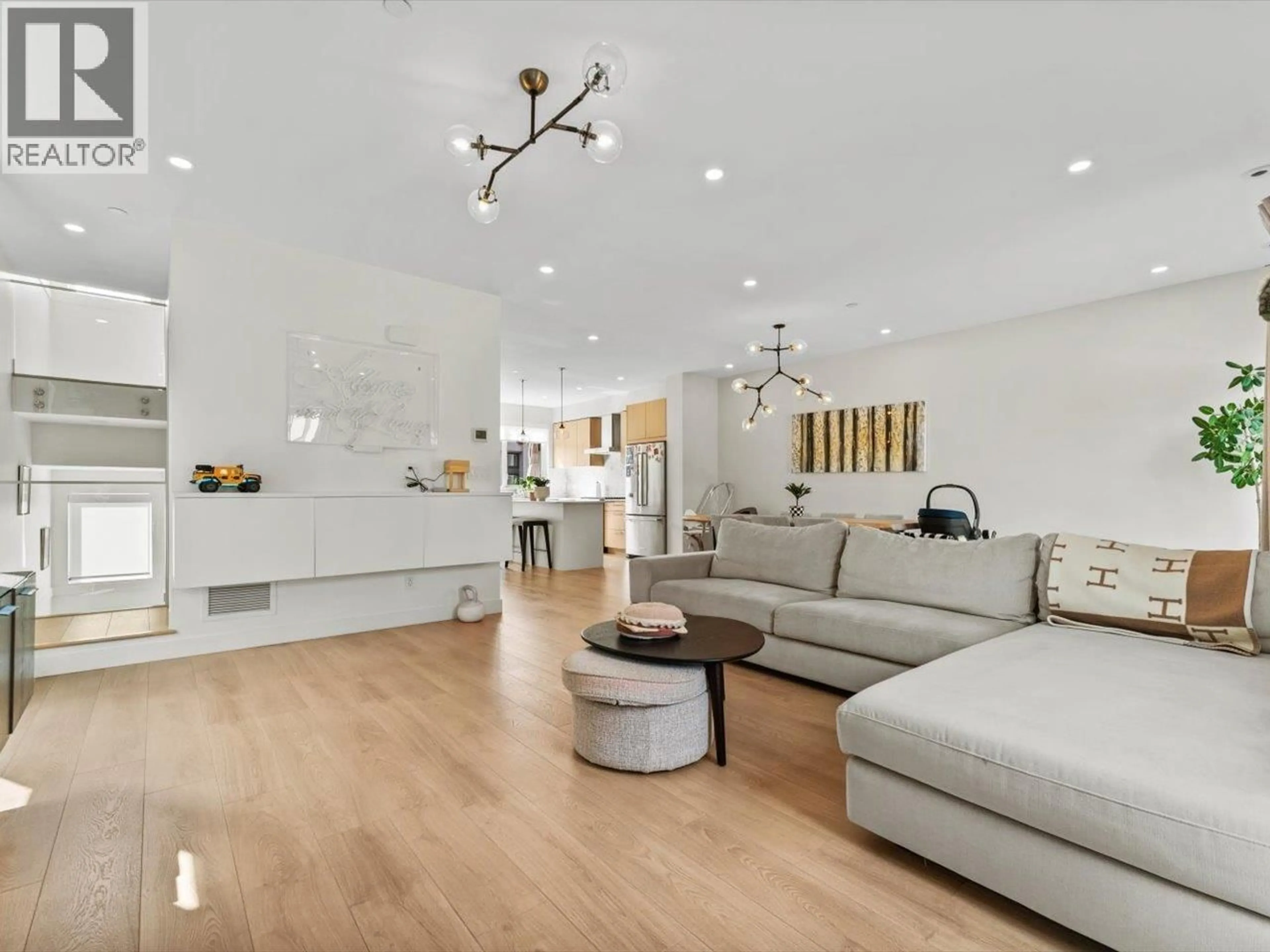 Living room with furniture, unknown for 66 - 3597 MALSUM DRIVE, North Vancouver British Columbia V7G0B2