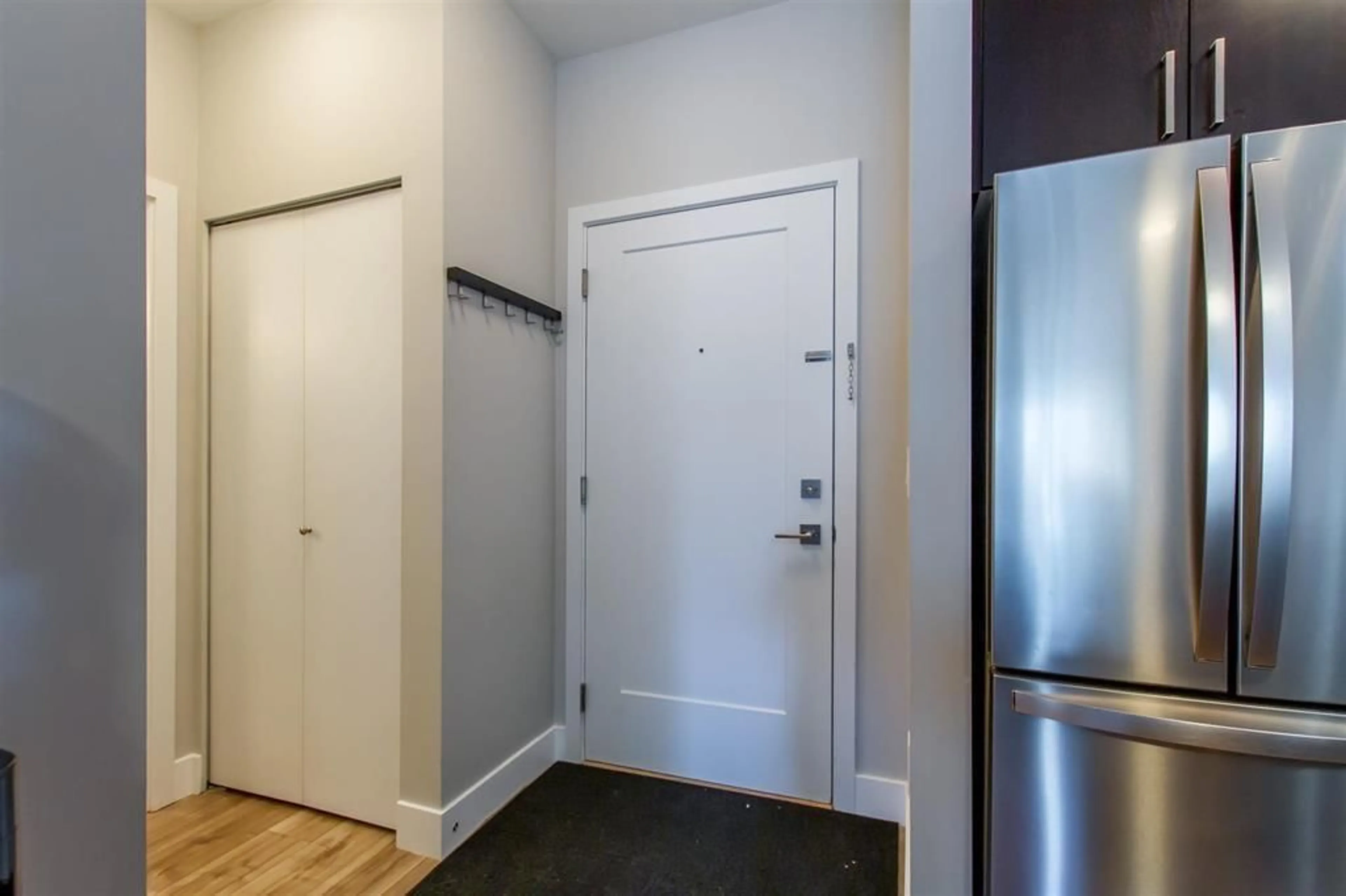 Indoor entryway for 307 - 9015 120 STREET, Delta British Columbia V4C0E3