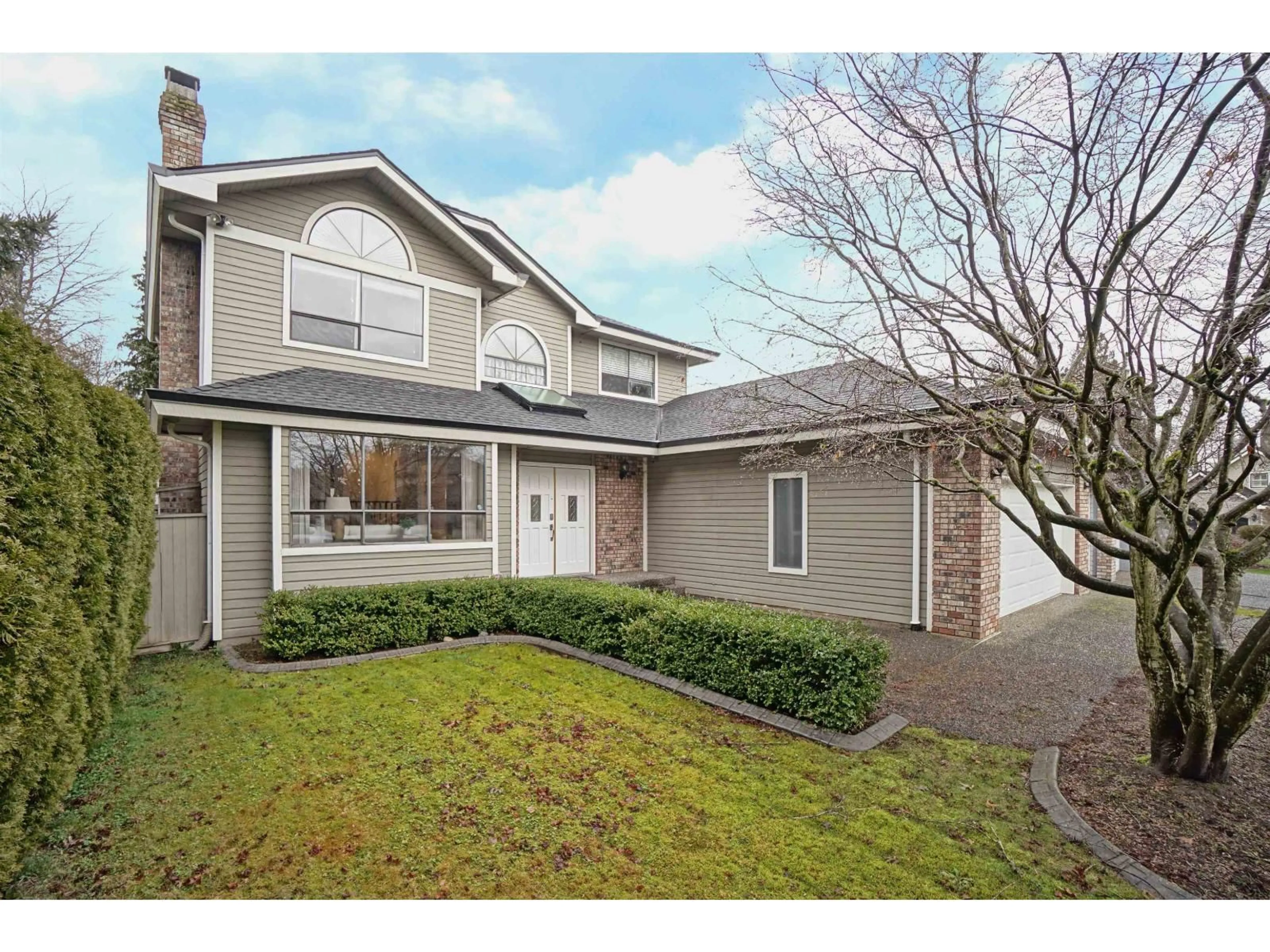 Home with vinyl exterior material, street for 16569 GLENWOOD CRESCENT SOUTH, Surrey British Columbia V4N1W7