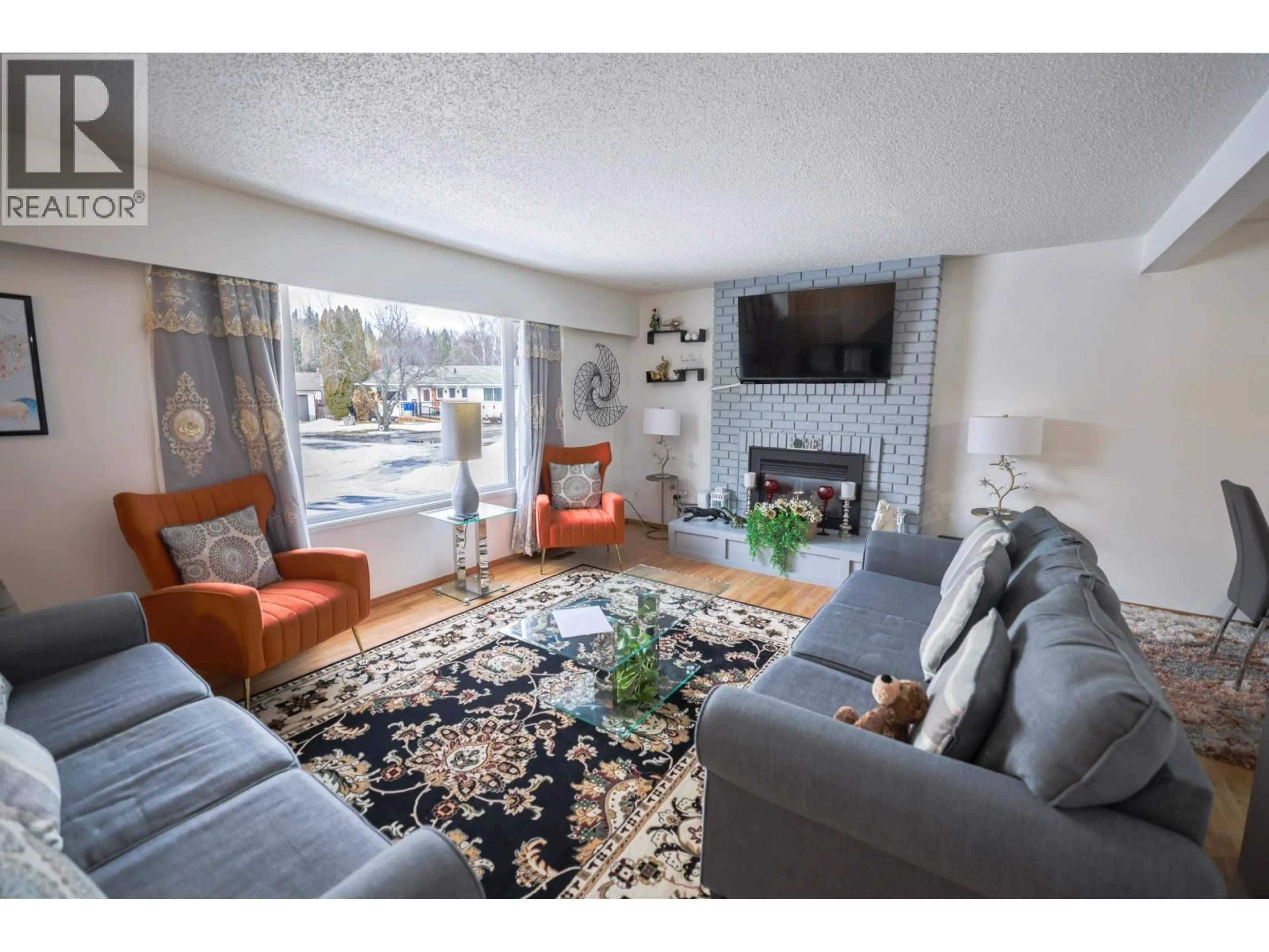 Living room with furniture, unknown for 7826 REGIS PLACE, Prince George British Columbia V2N3J1