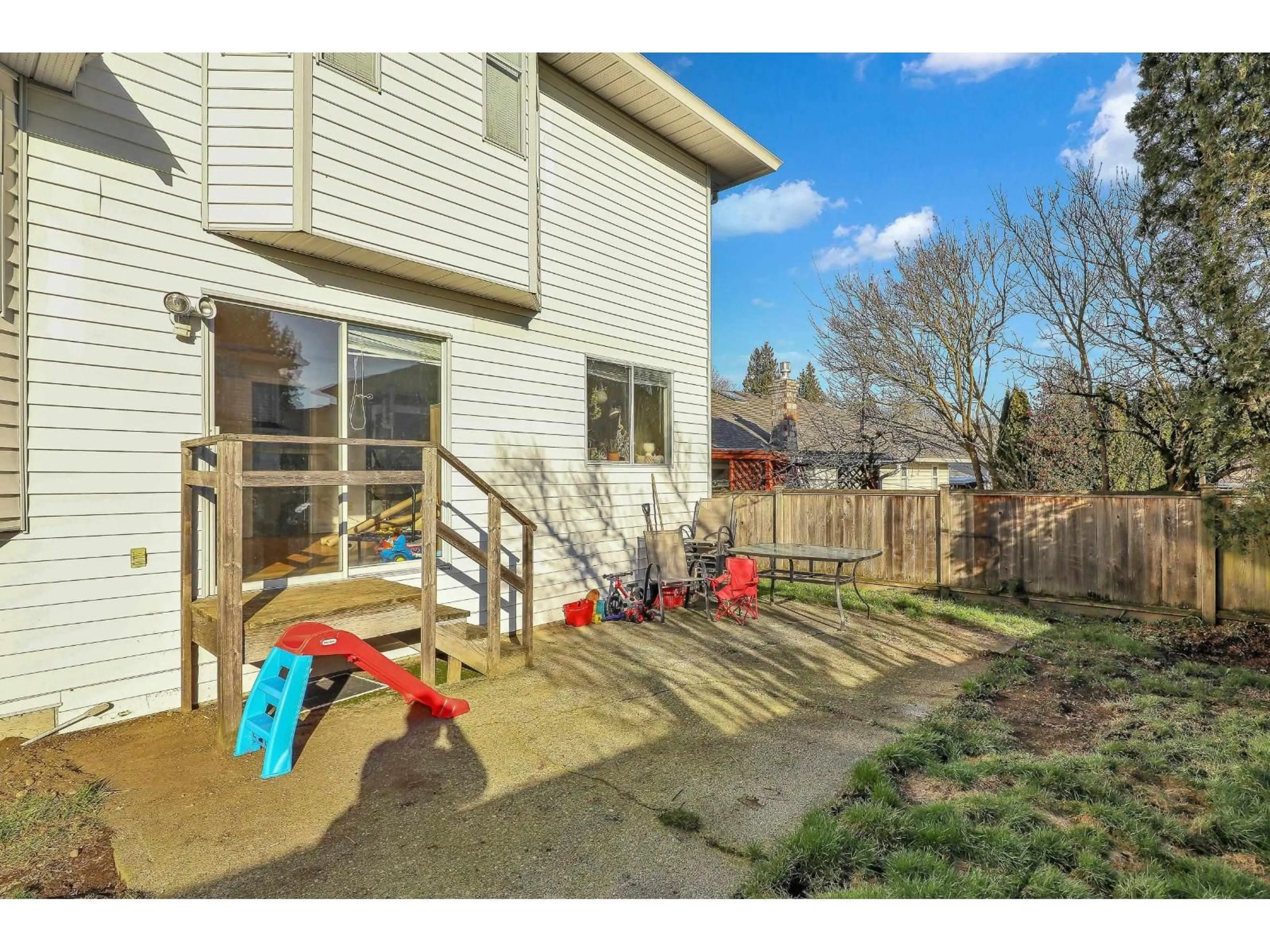 Patio, street for 15662 91A AVENUE, Surrey British Columbia V4N2X3