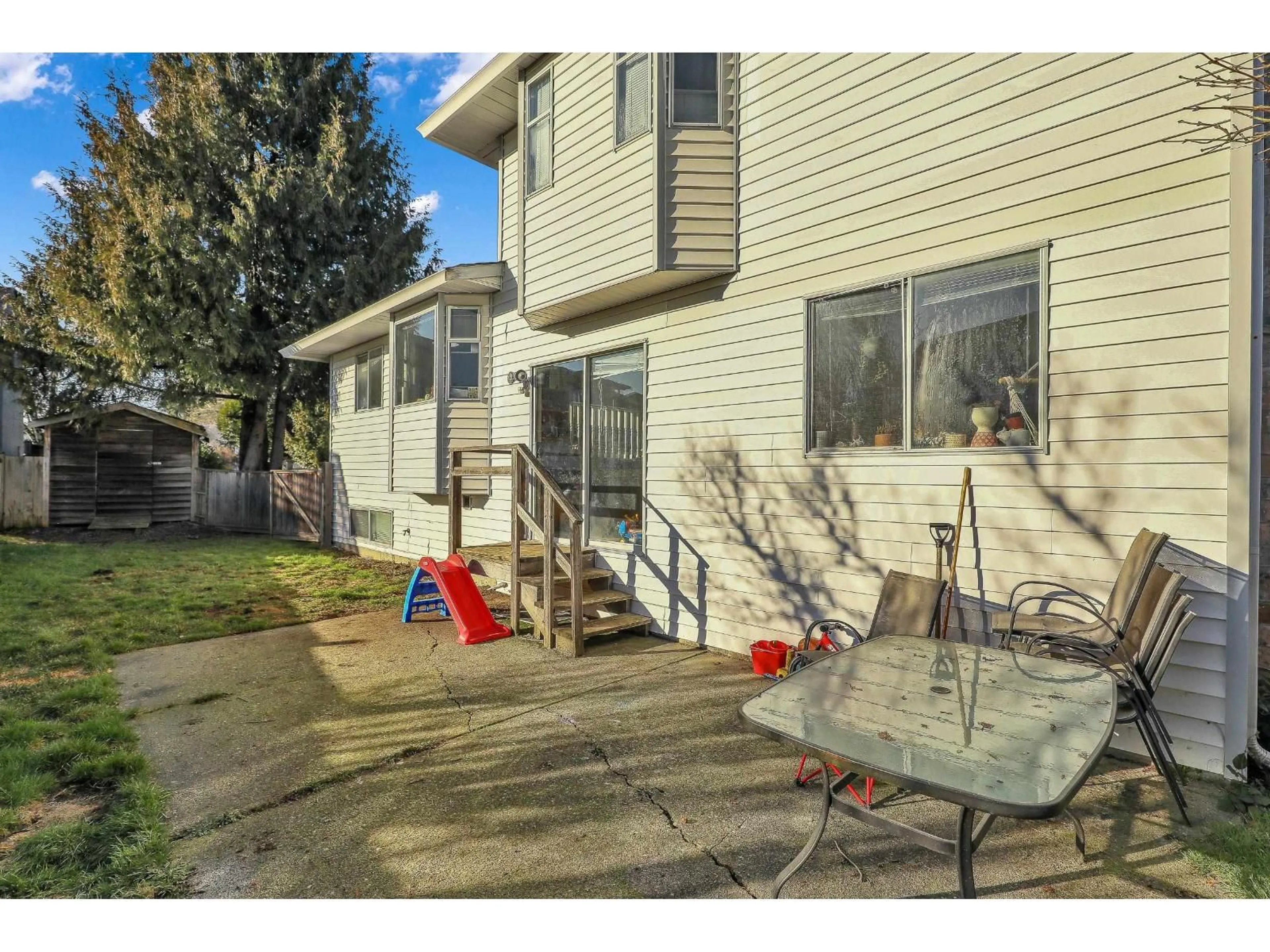 Patio, street for 15662 91A AVENUE, Surrey British Columbia V4N2X3