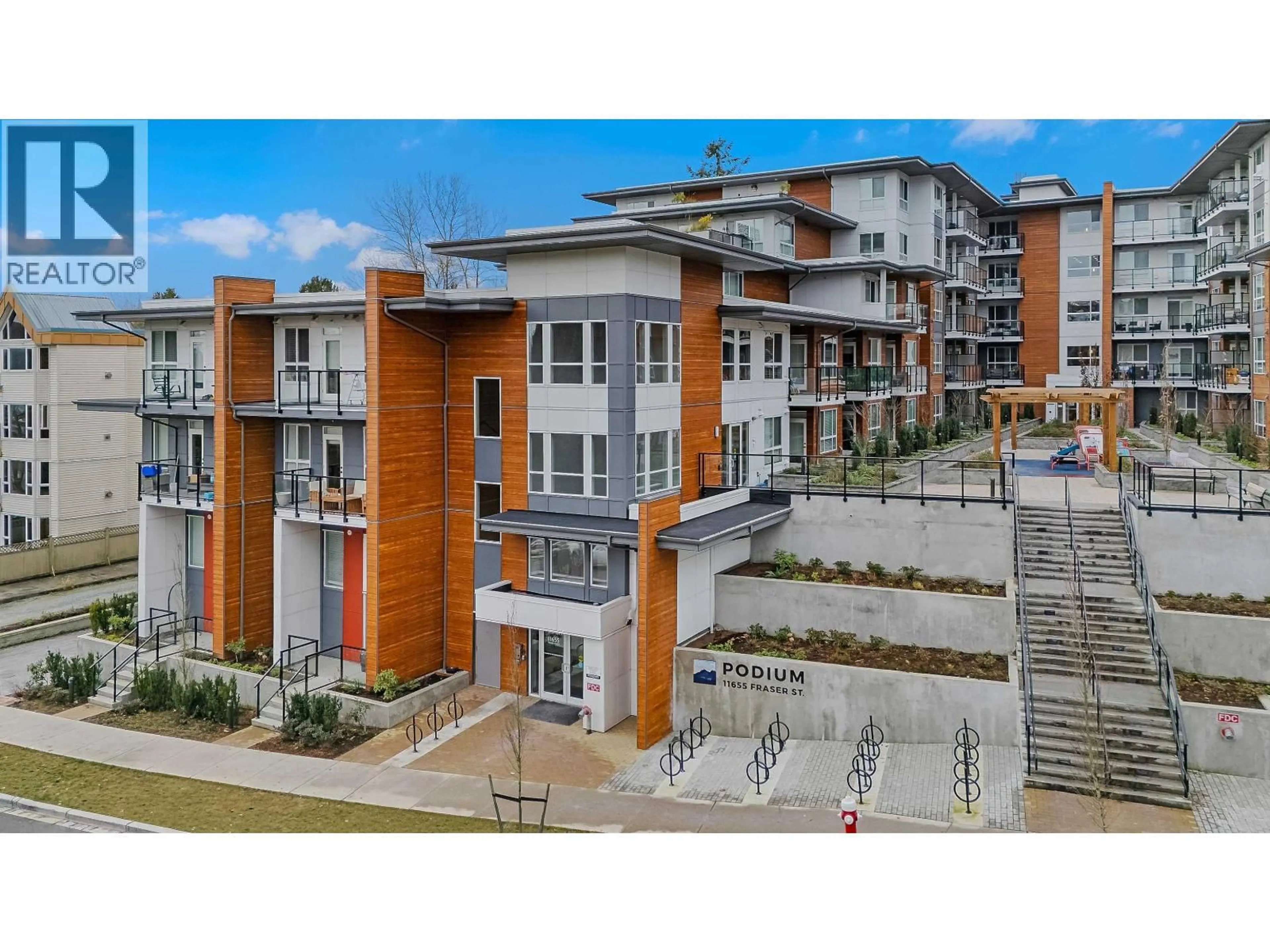 A pic from outside/outdoor area/front of a property/back of a property/a pic from drone, unknown for 227 - 11655 FRASER STREET, Maple Ridge British Columbia V2X0X7