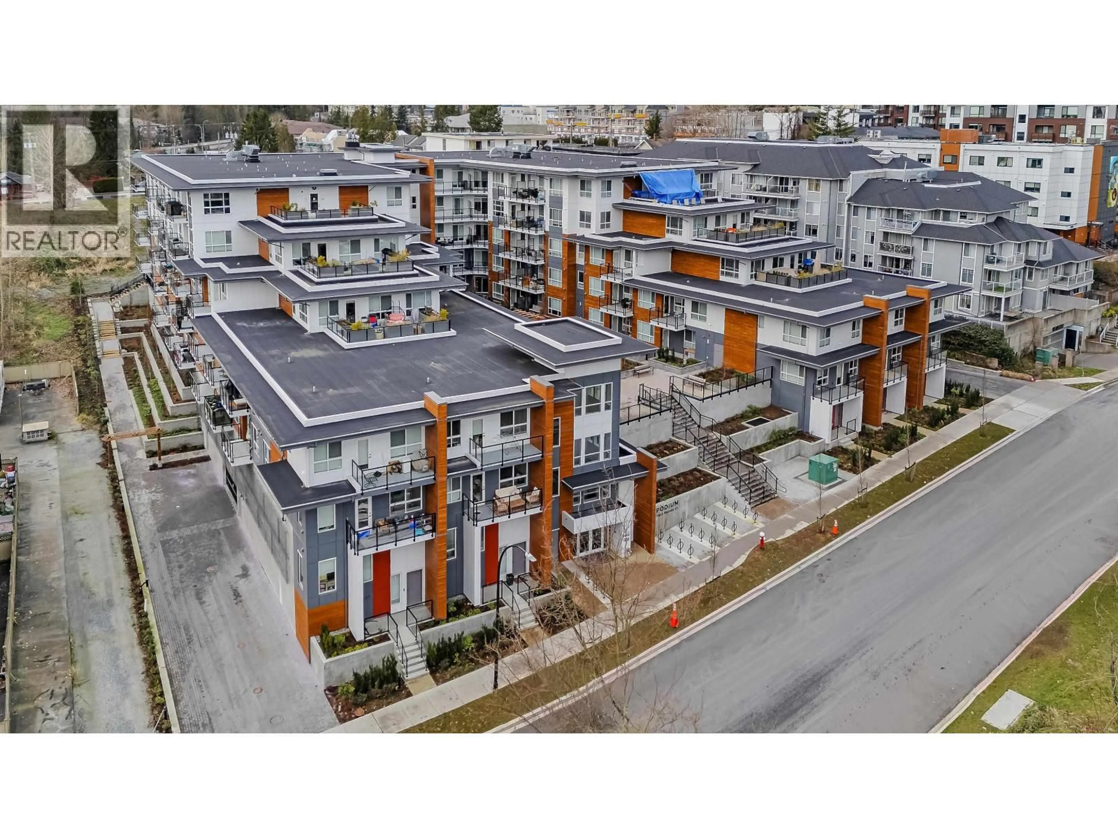 A pic from outside/outdoor area/front of a property/back of a property/a pic from drone, unknown for 227 - 11655 FRASER STREET, Maple Ridge British Columbia V2X0X7