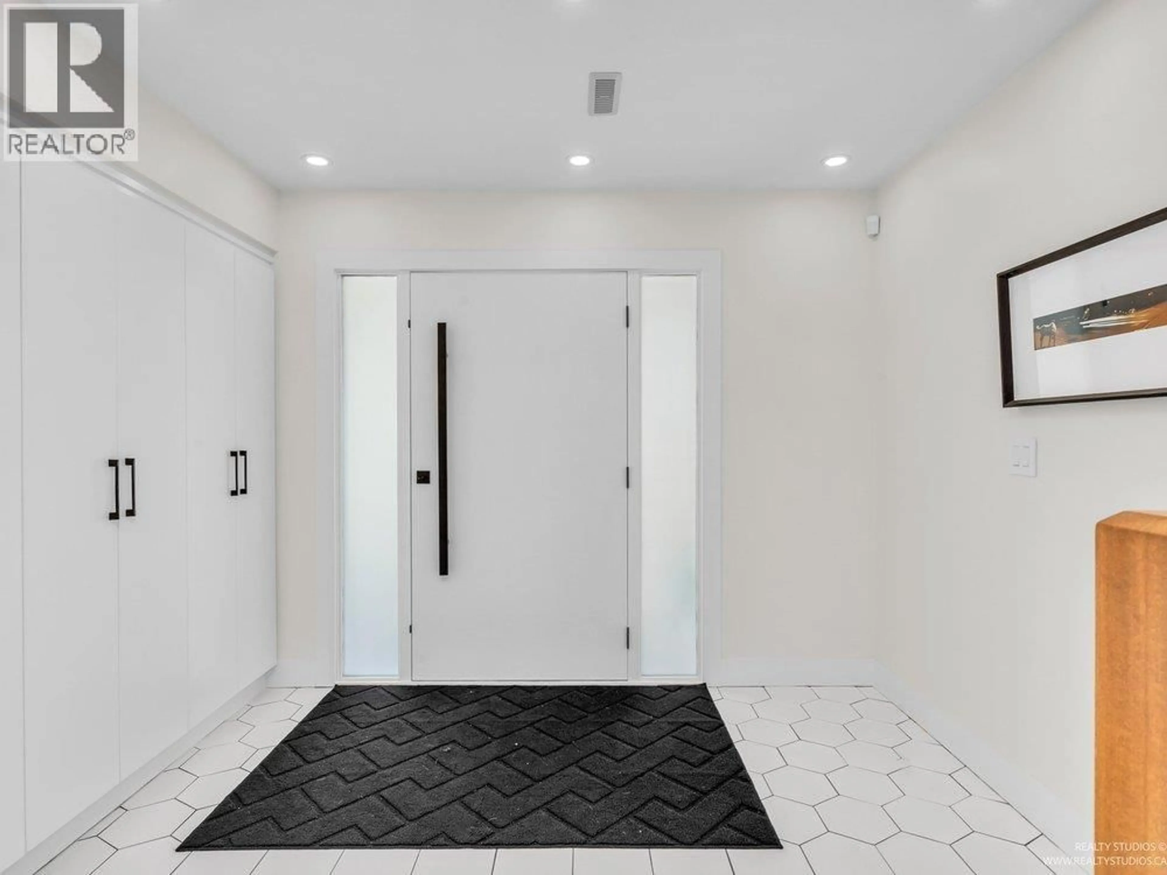 Indoor entryway for 1636 FARRELL CRESCENT, Delta British Columbia V4L1V1