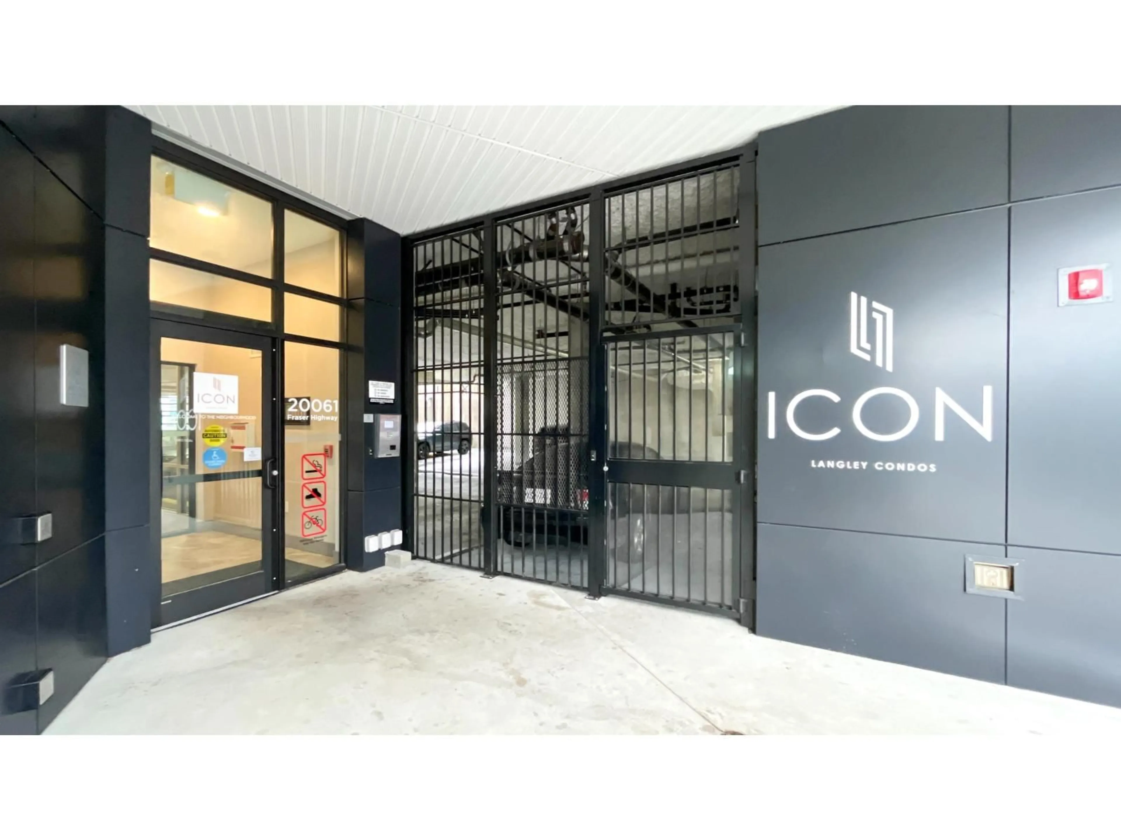 Indoor foyer for 304 - 20061 FRASER HIGHWAY, Langley British Columbia V3A0R4