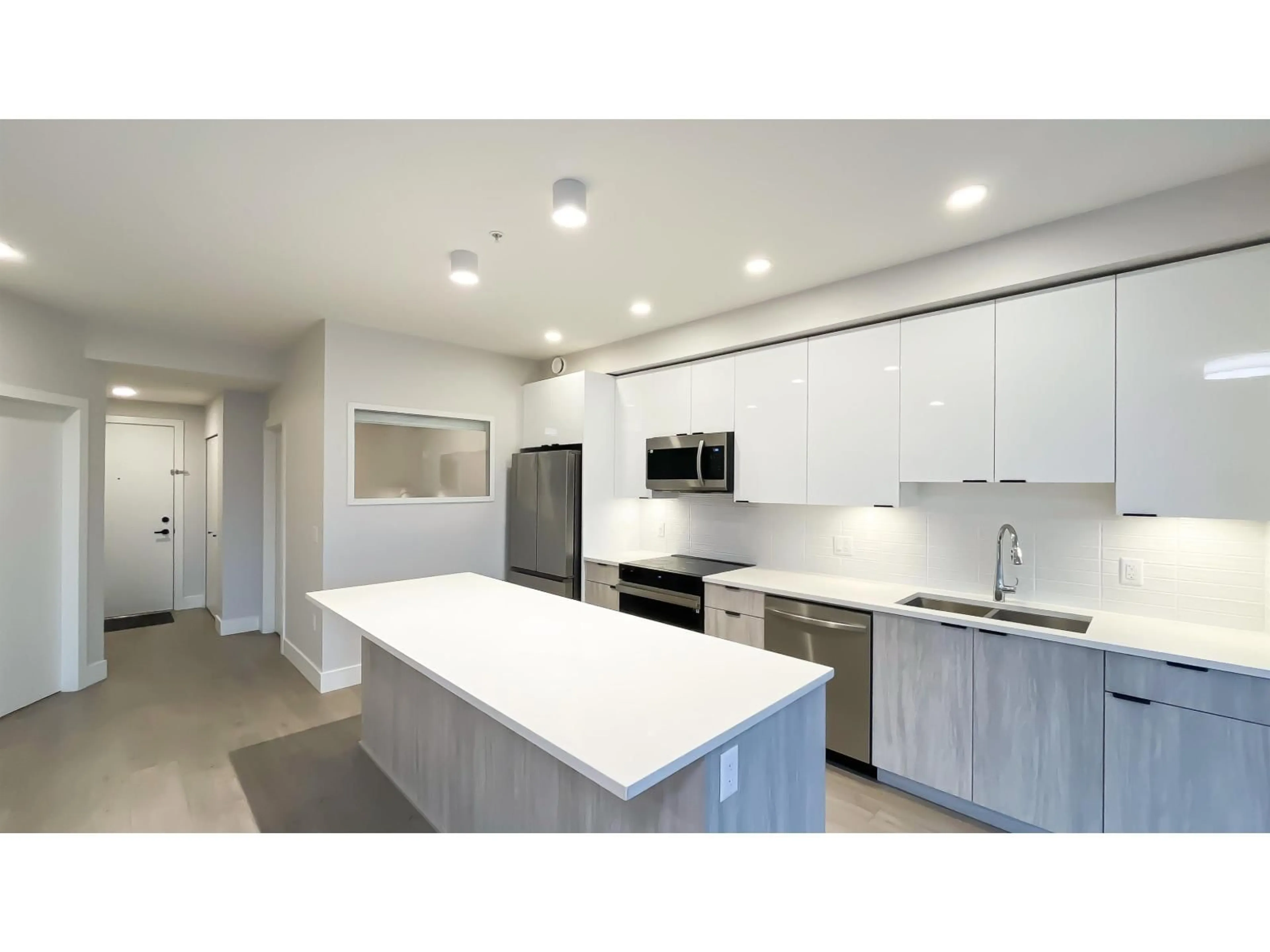 Open concept kitchen, unknown for 304 - 20061 FRASER HIGHWAY, Langley British Columbia V3A0R4