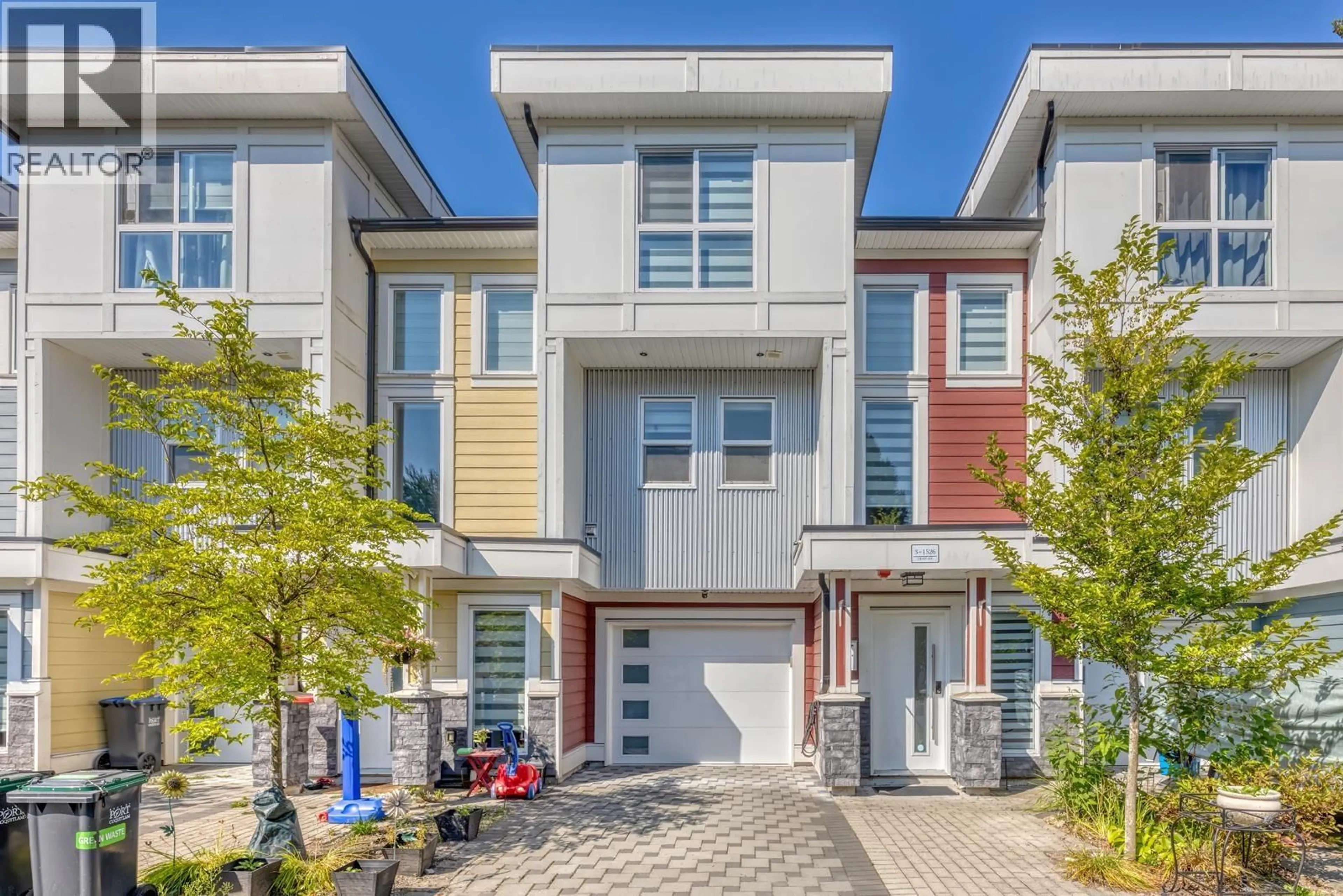 Home with vinyl exterior material, street for 3 - 1526 GRANT AVENUE, Port Coquitlam British Columbia V5B2K5