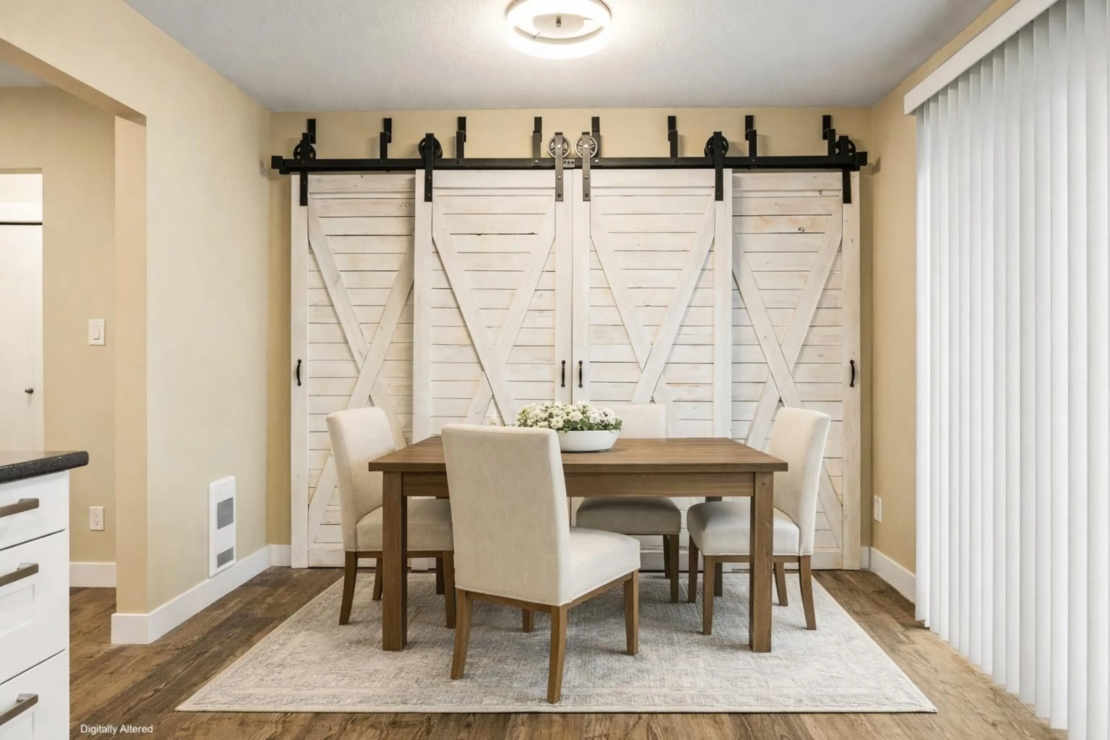 Dining room, unknown for 45135 DEANS AVENUE, Chilliwack British Columbia V2P6V7