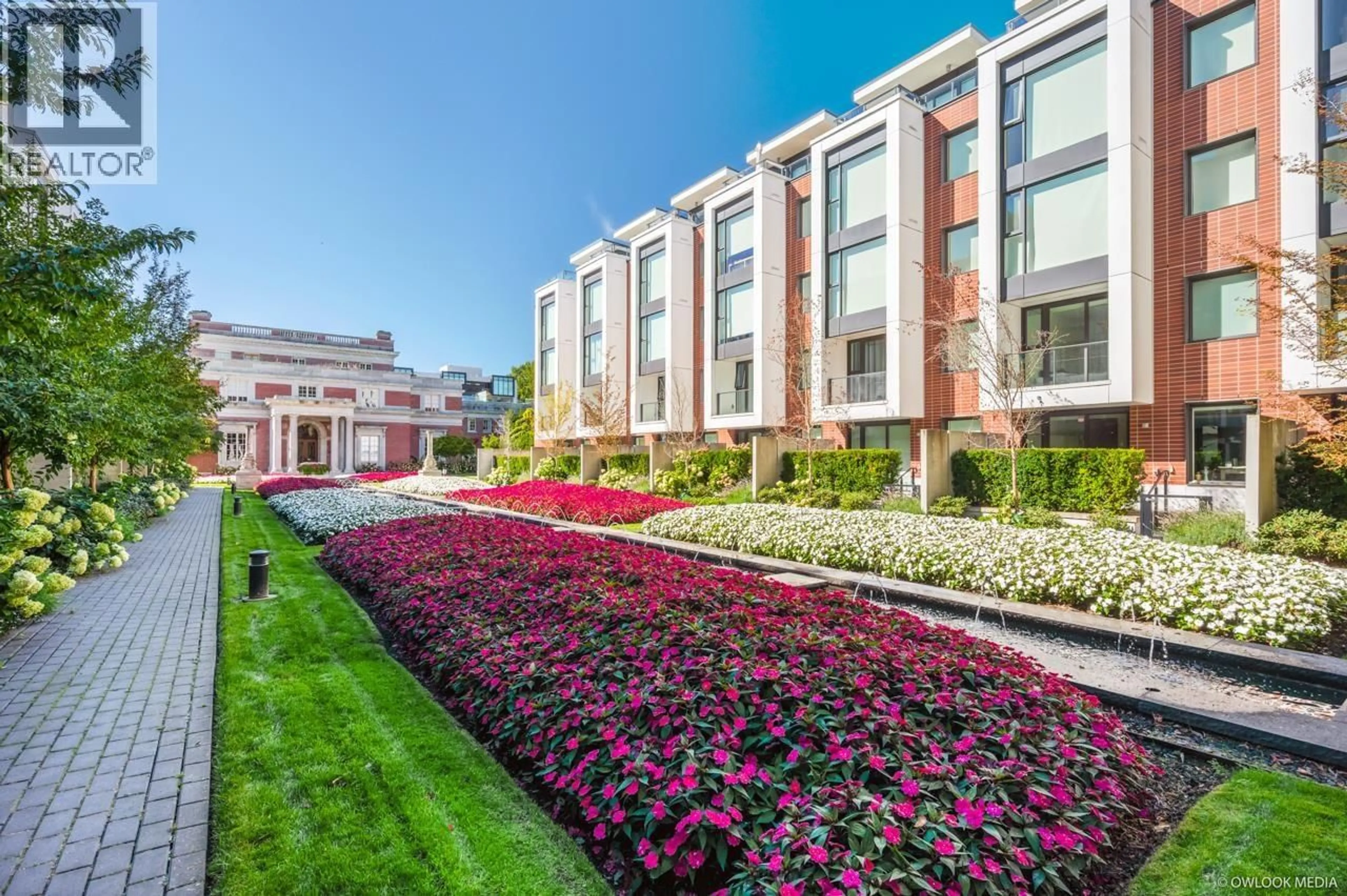 Patio, building for 203 - 1561 57TH AVENUE, Vancouver British Columbia V6P0H5