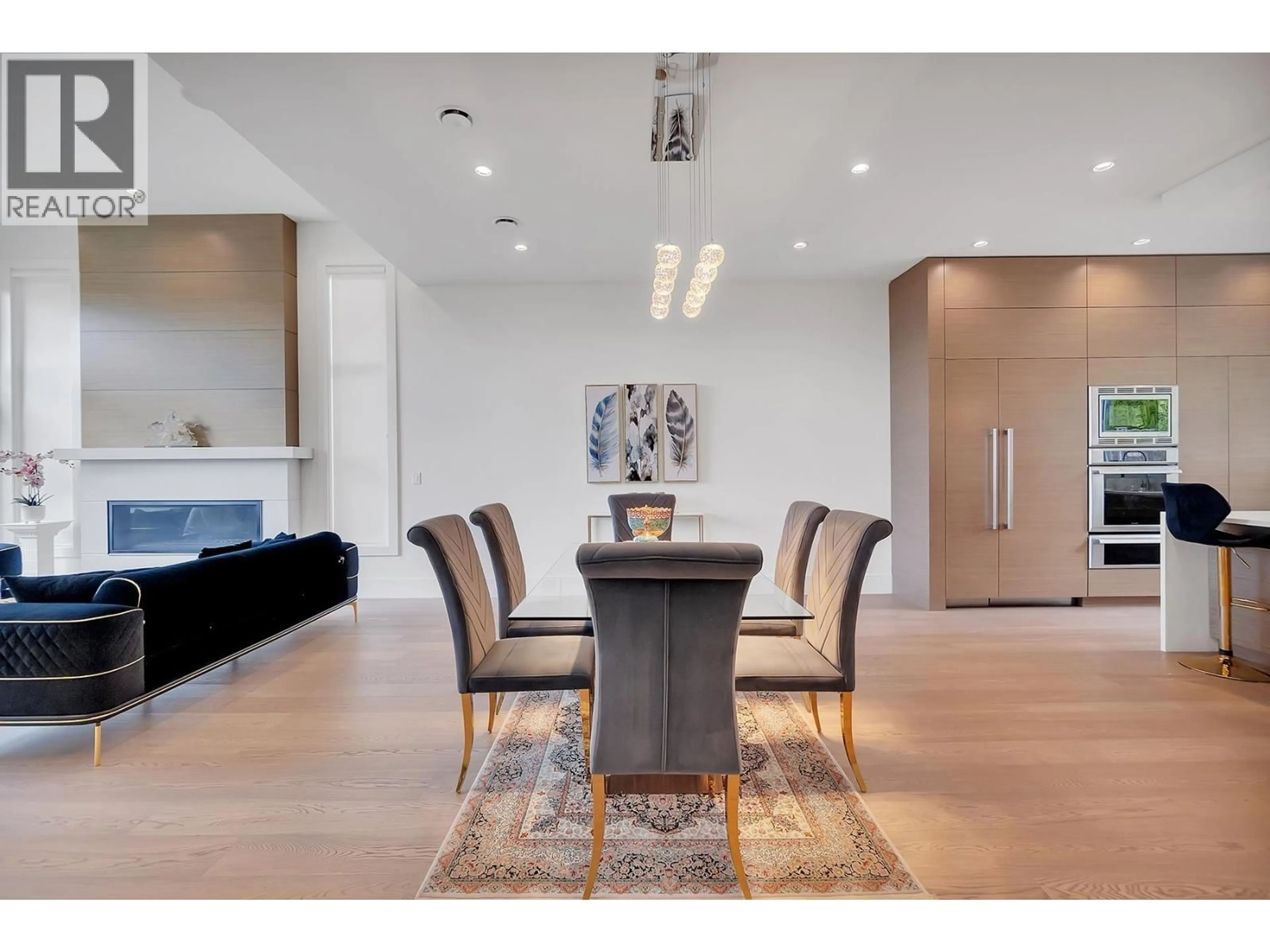 Dining room, wood/laminate floor for 440 QUEENS ROAD, North Vancouver British Columbia V7N2K7